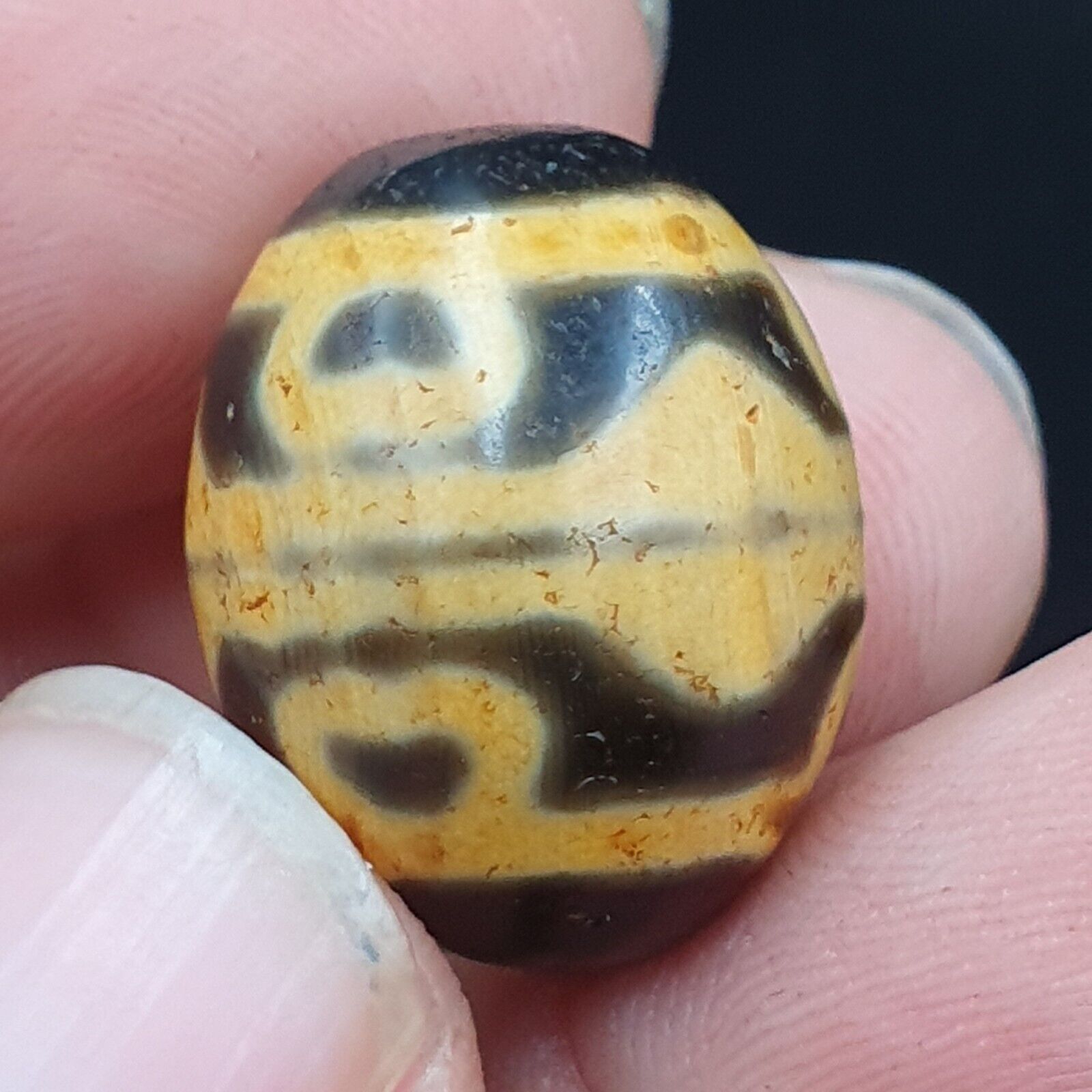 N#101 Himalayan Indo Tibetan rare Patterns Dzi Amulet Bead 20mm