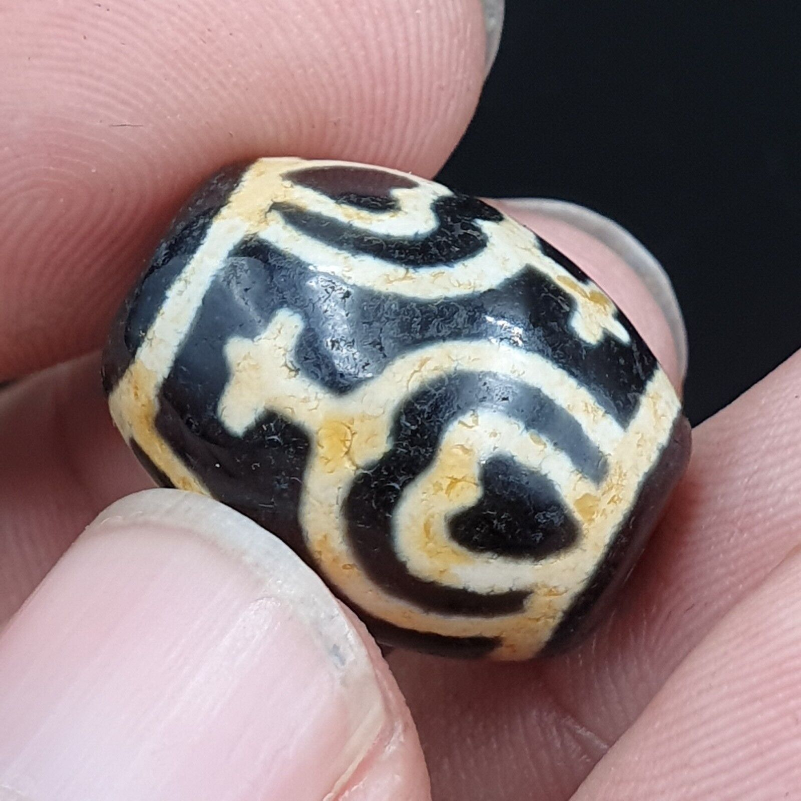 N#315 Himalayan Indo Tibetan rare Patterns Dzi Amulet Bead Lot 4 Beads