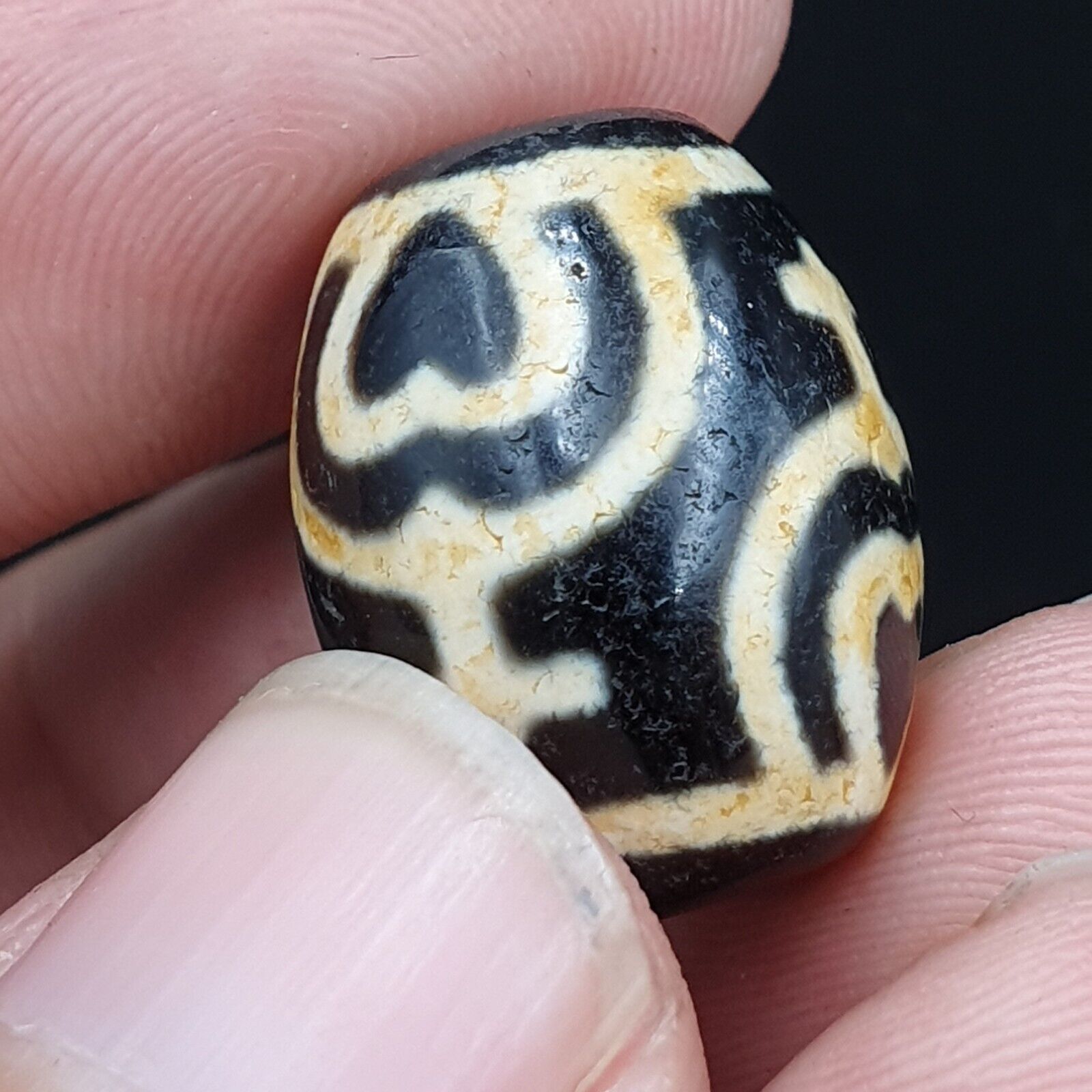 N#315 Himalayan Indo Tibetan rare Patterns Dzi Amulet Bead Lot 4 Beads