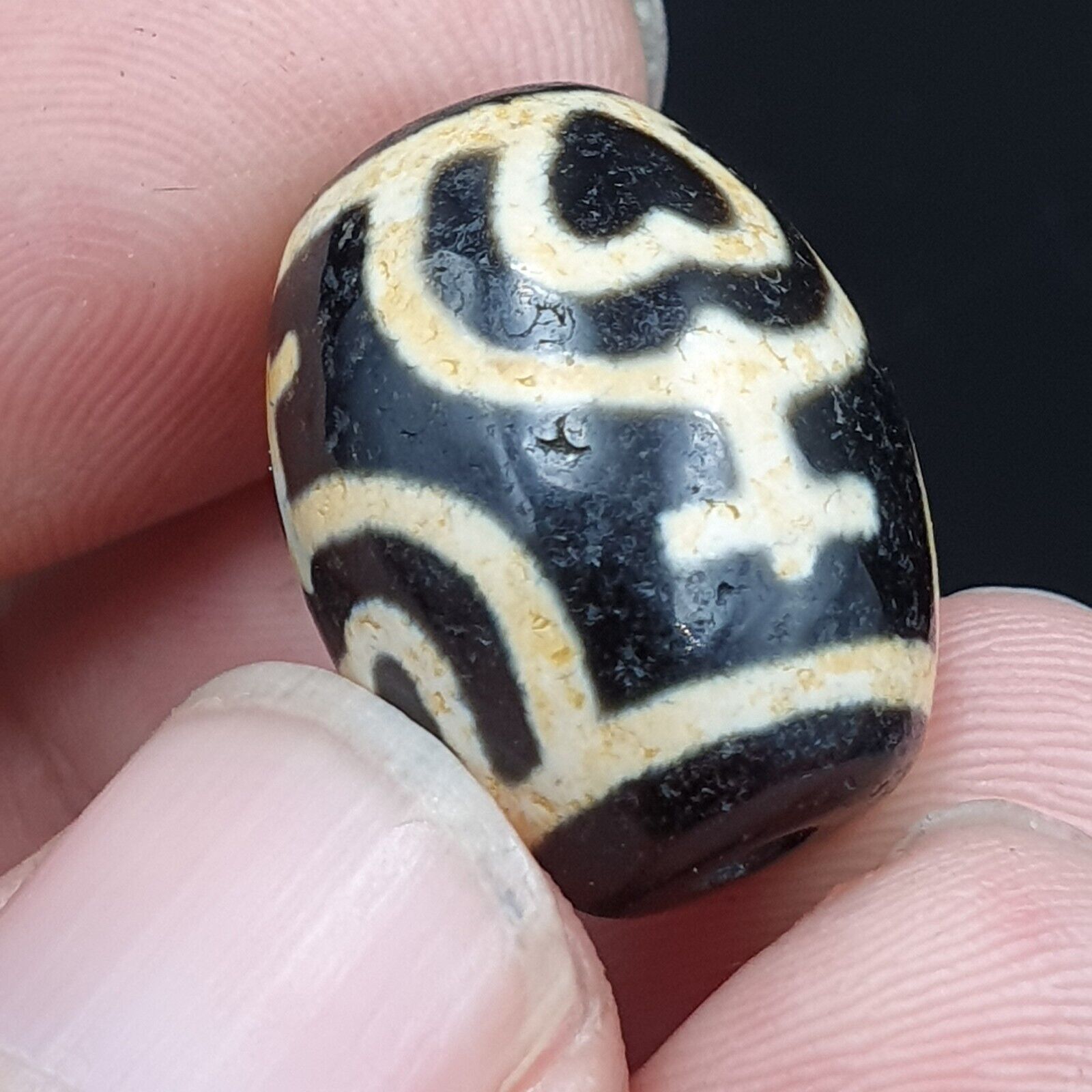 N#315 Himalayan Indo Tibetan rare Patterns Dzi Amulet Bead Lot 4 Beads