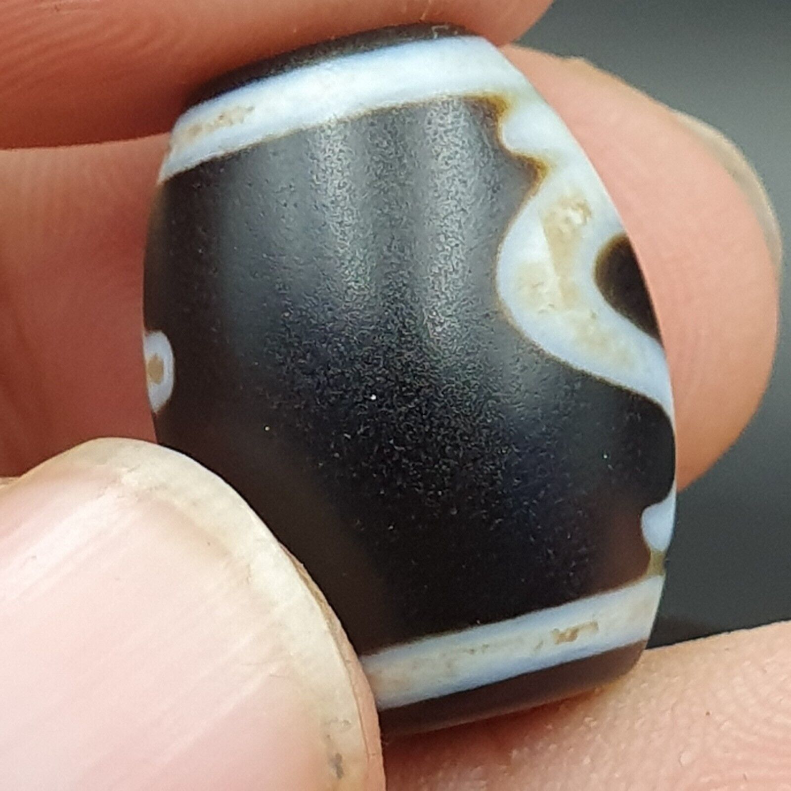 N#502 Himalayan Indo Tibetan rare Patterns Dzi Amulet Bead lot 4 beads