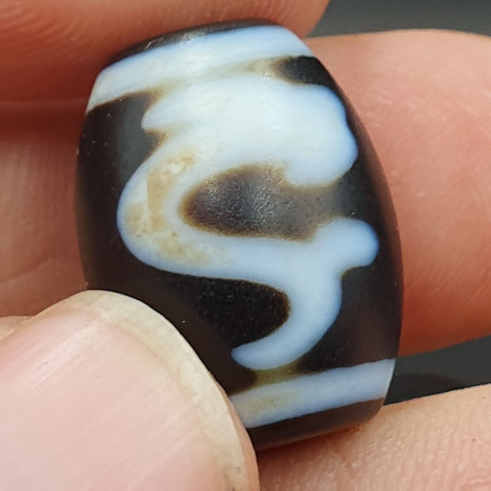 N#502 Himalayan Indo Tibetan rare Patterns Dzi Amulet Bead lot 4 beads