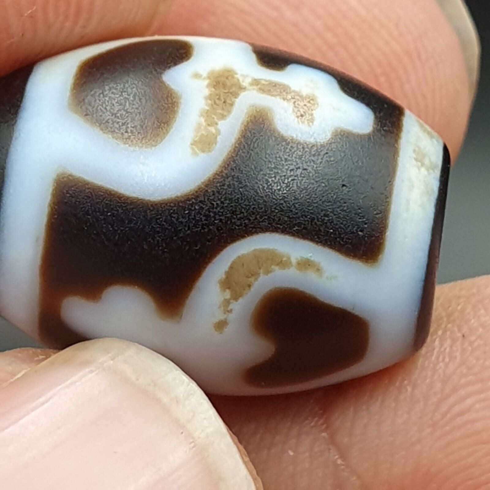 N#502 Himalayan Indo Tibetan rare Patterns Dzi Amulet Bead lot 4 beads