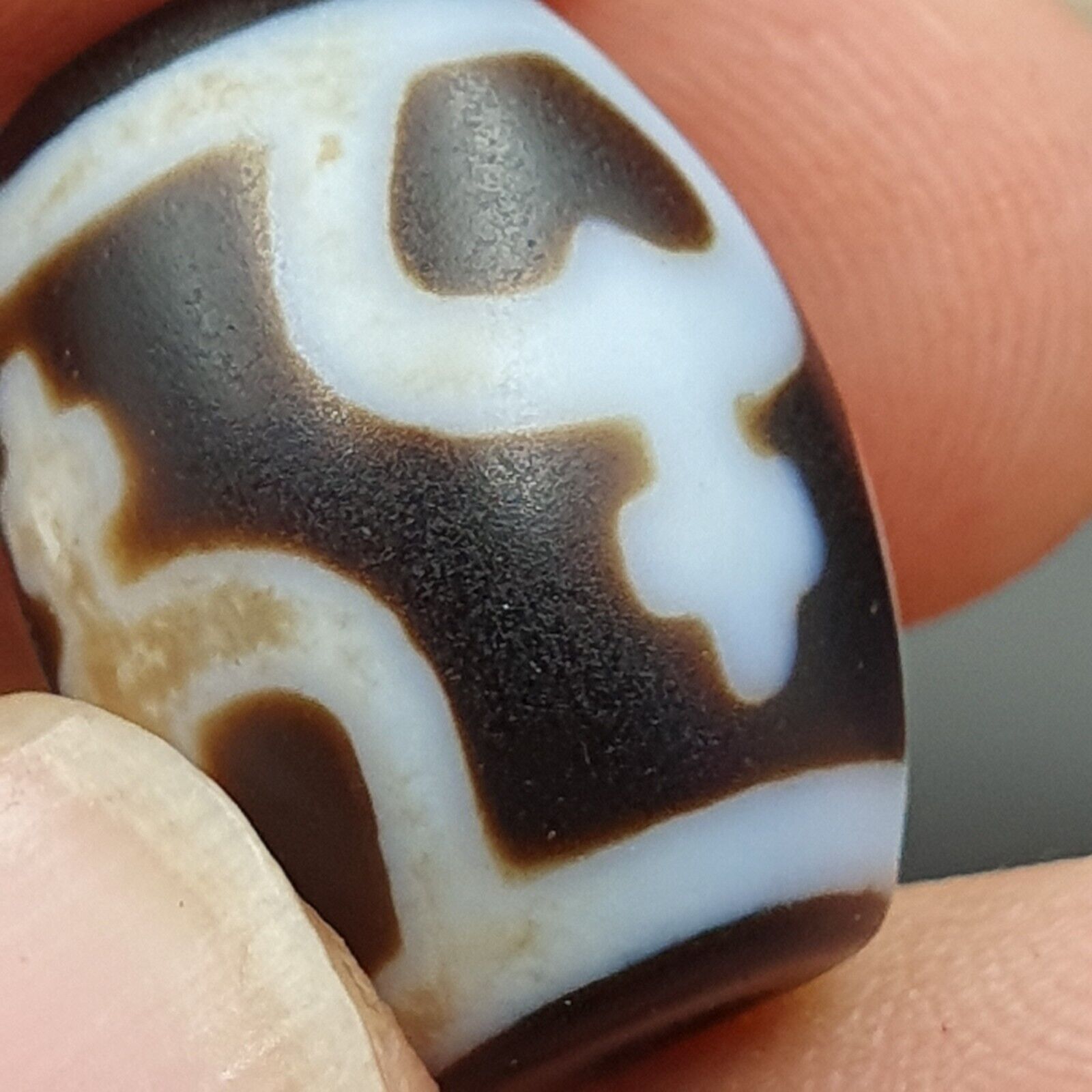 N#502 Himalayan Indo Tibetan rare Patterns Dzi Amulet Bead lot 4 beads