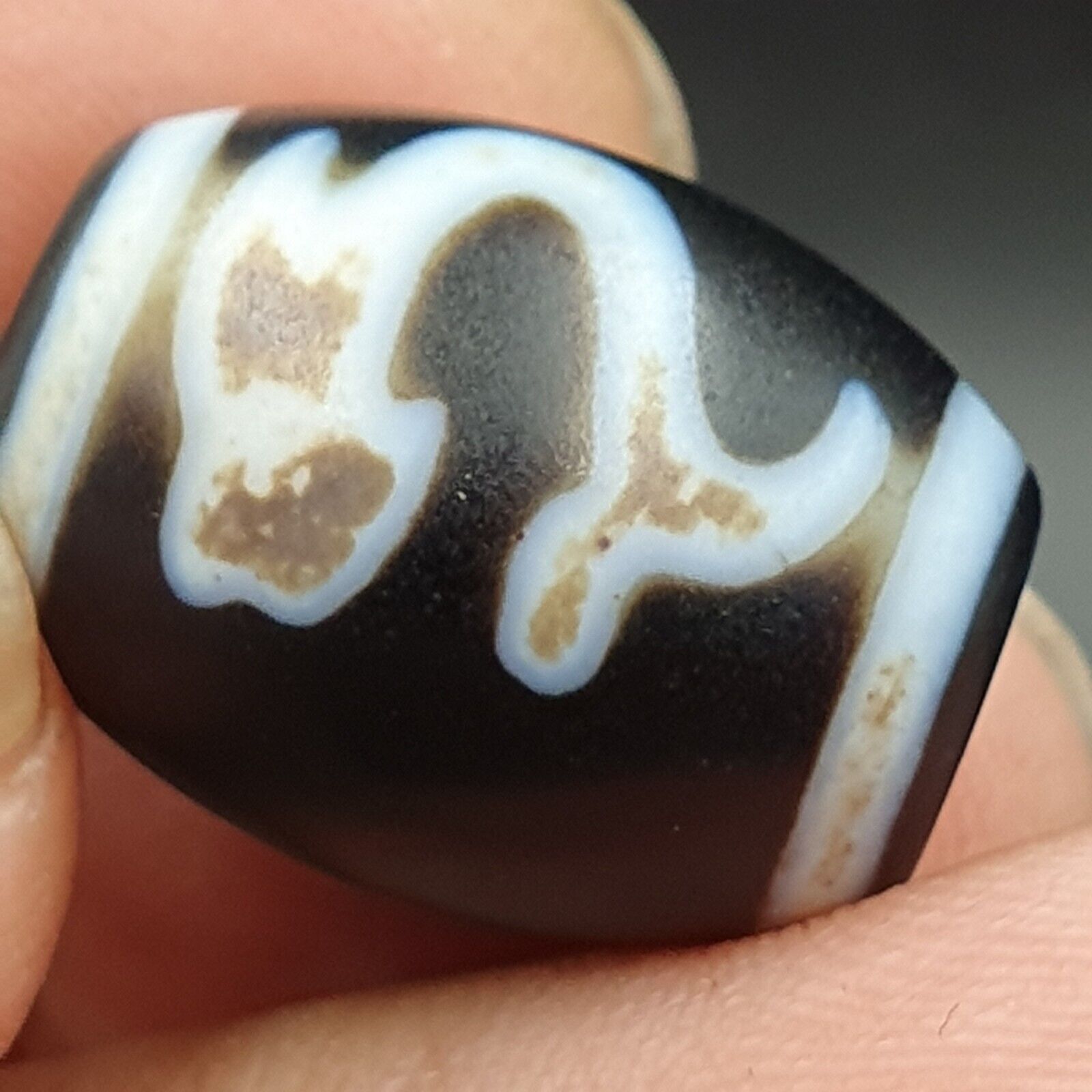 N#502 Himalayan Indo Tibetan rare Patterns Dzi Amulet Bead lot 4 beads