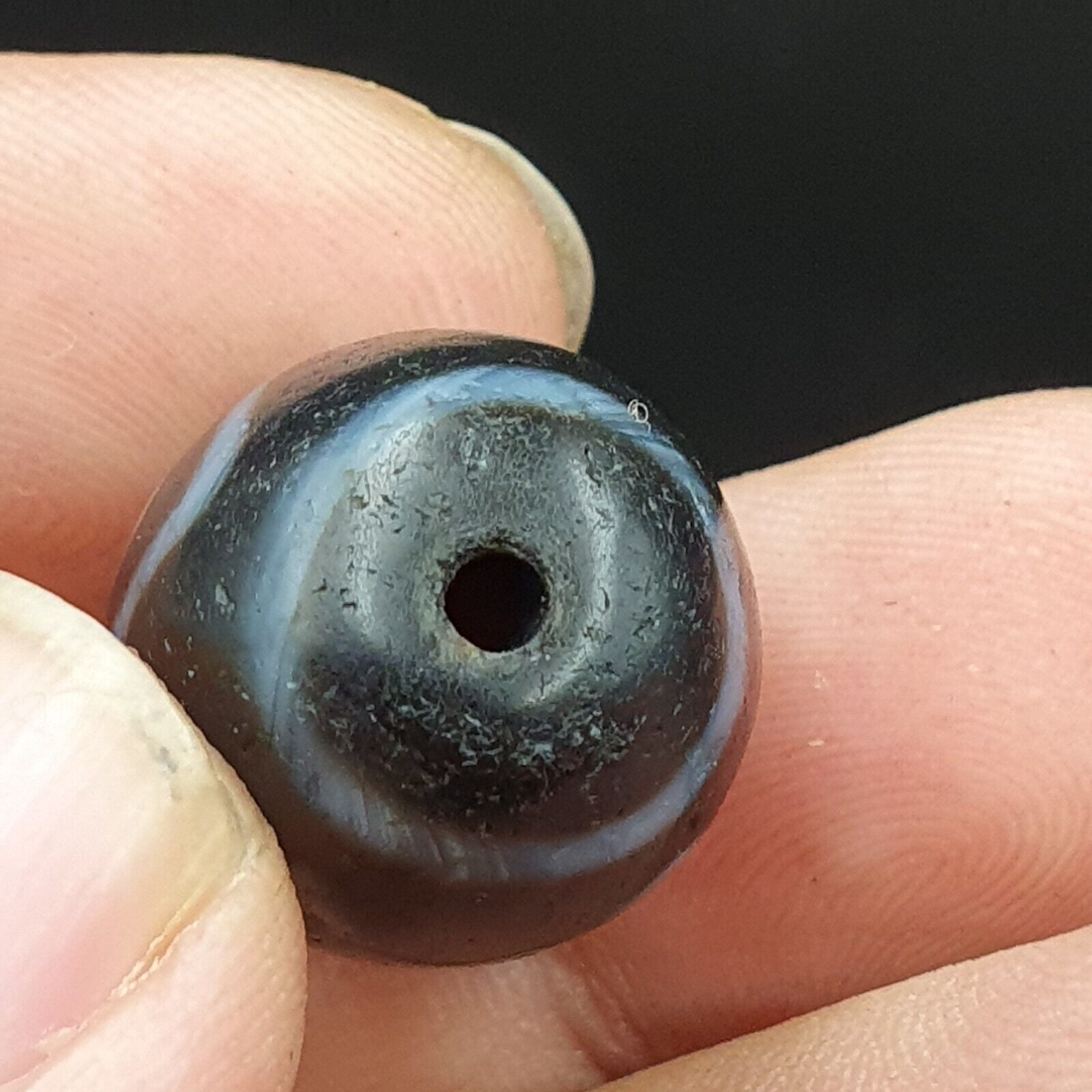 N#404 Himalayan Indo Tibetan rare Patterns Dzi Amulet Bead Lot 2 Beads 21x17mm