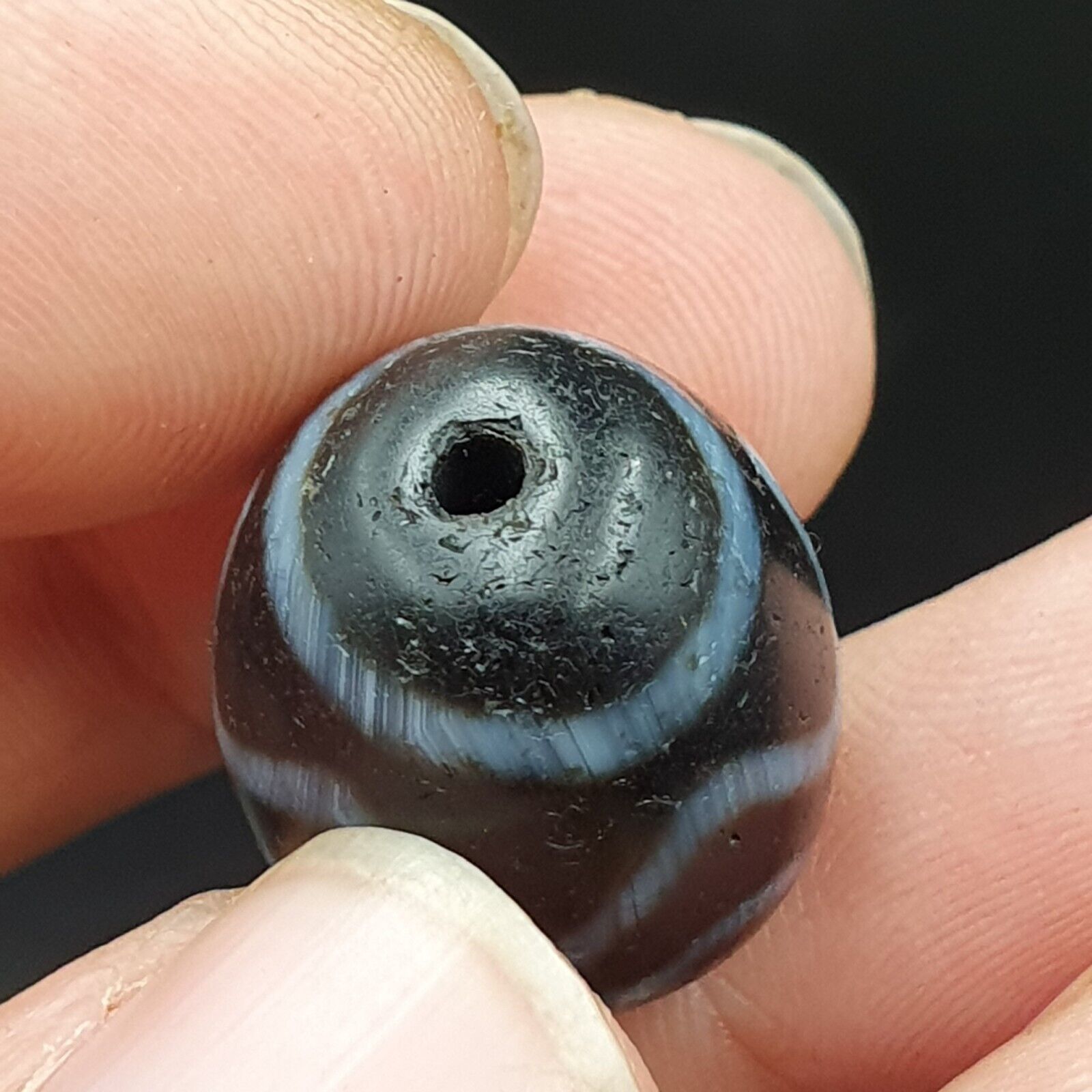 N#404 Himalayan Indo Tibetan rare Patterns Dzi Amulet Bead Lot 2 Beads 21x17mm