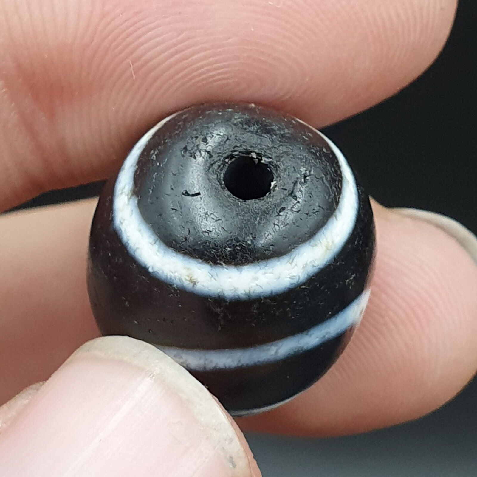 N#404 Himalayan Indo Tibetan rare Patterns Dzi Amulet Bead Lot 2 Beads 21x17mm