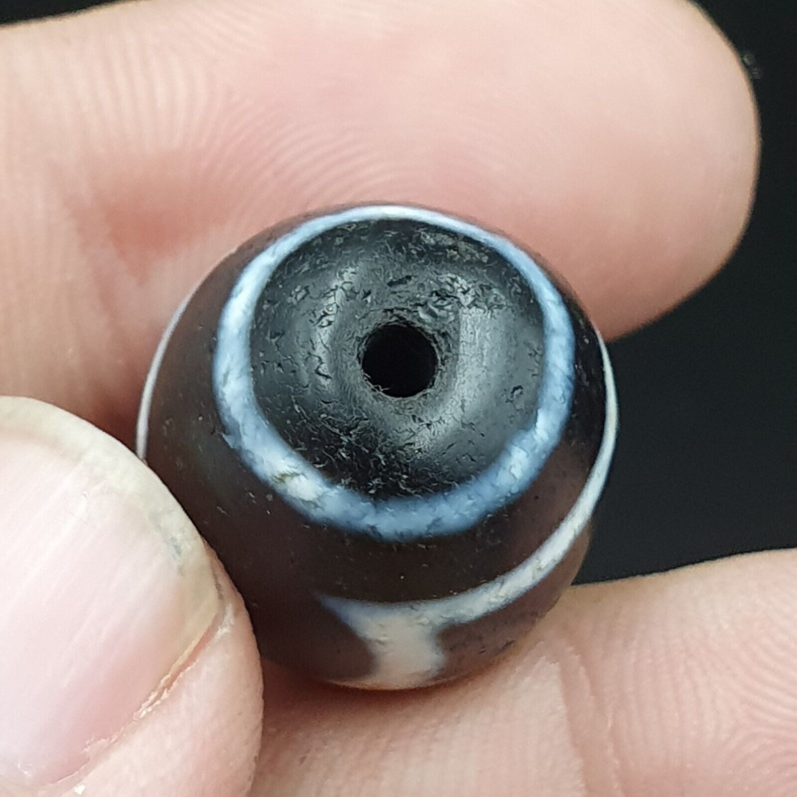 N#404 Himalayan Indo Tibetan rare Patterns Dzi Amulet Bead Lot 2 Beads 21x17mm