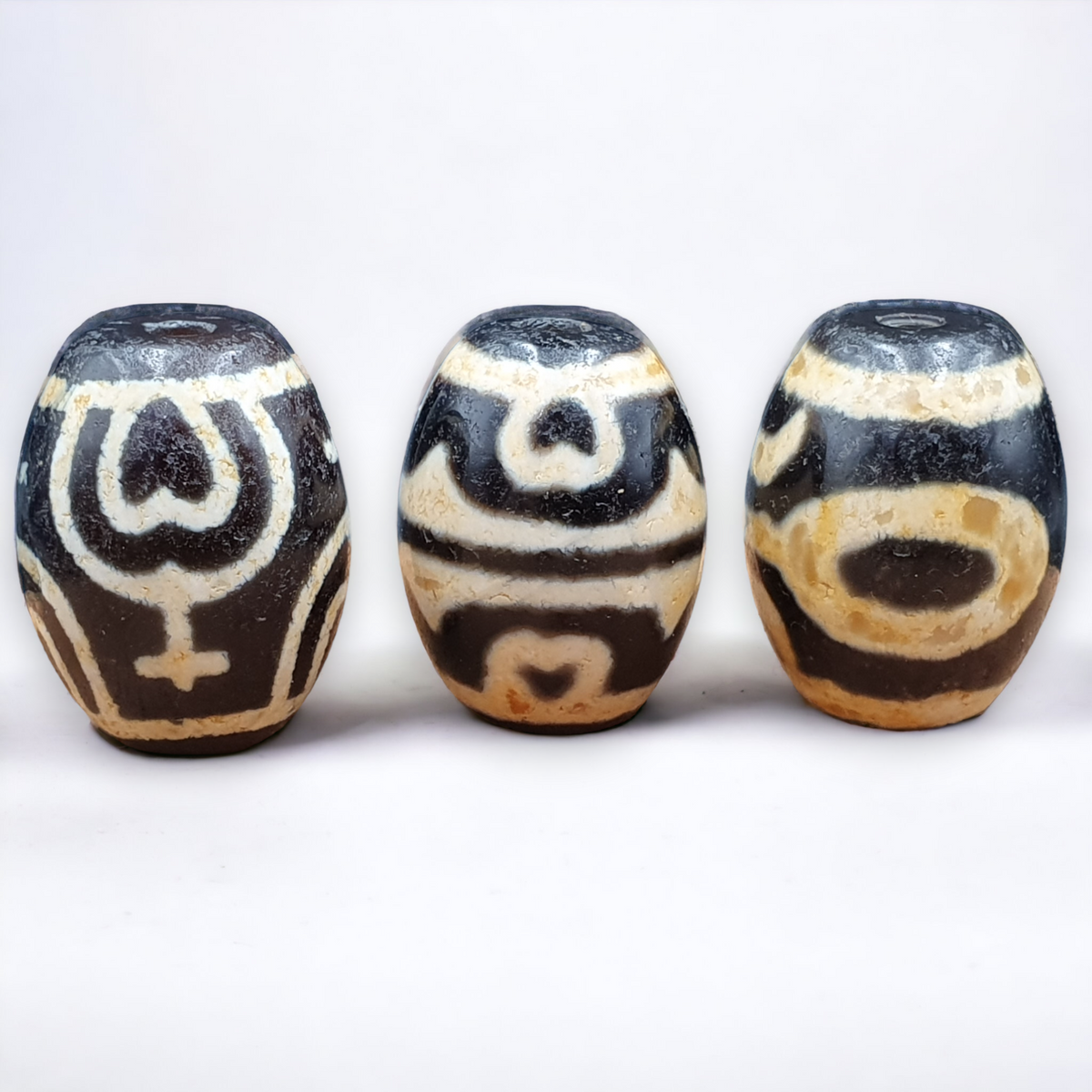 N#312 Himalayan Indo Tibetan rare Patterns Dzi Amulet Bead Lot 3 Beads