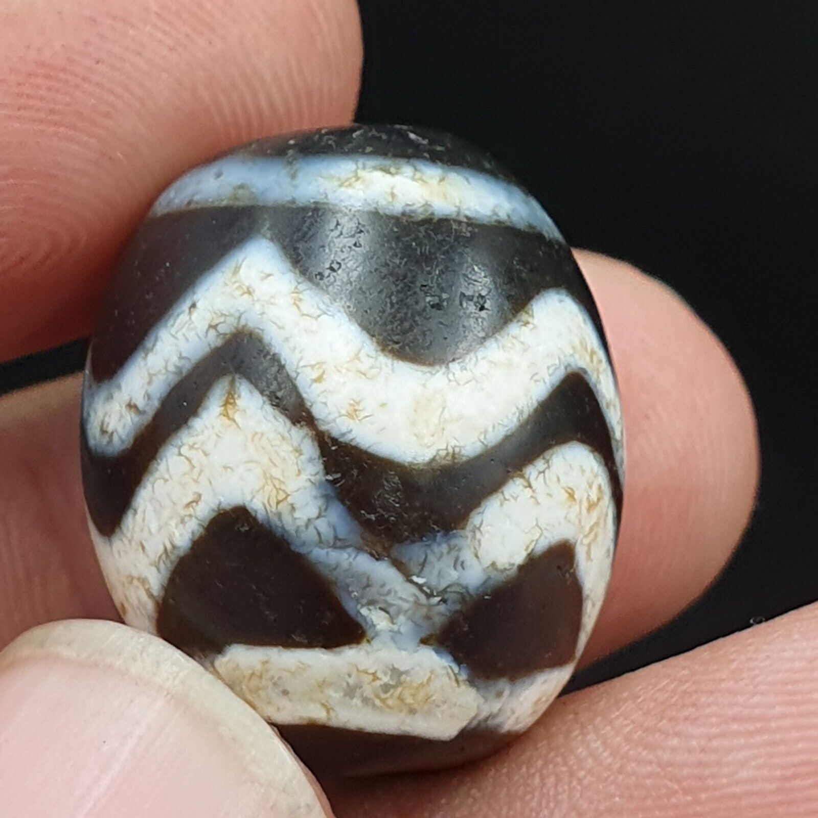 N#401 Himalayan Indo Tibetan rare Patterns Dzi Amulet Bead Lot 2 Beads 22x18mm