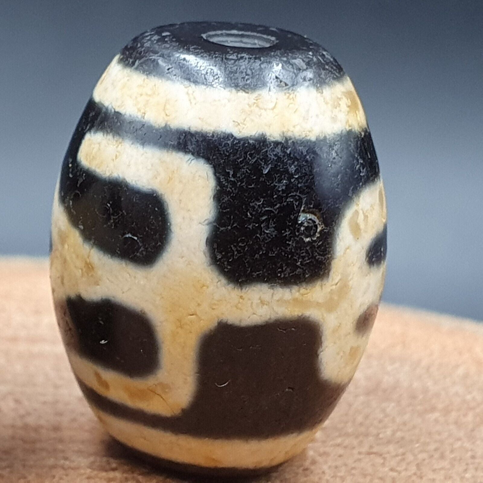 N#312 Himalayan Indo Tibetan rare Patterns Dzi Amulet Bead Lot 3 Beads