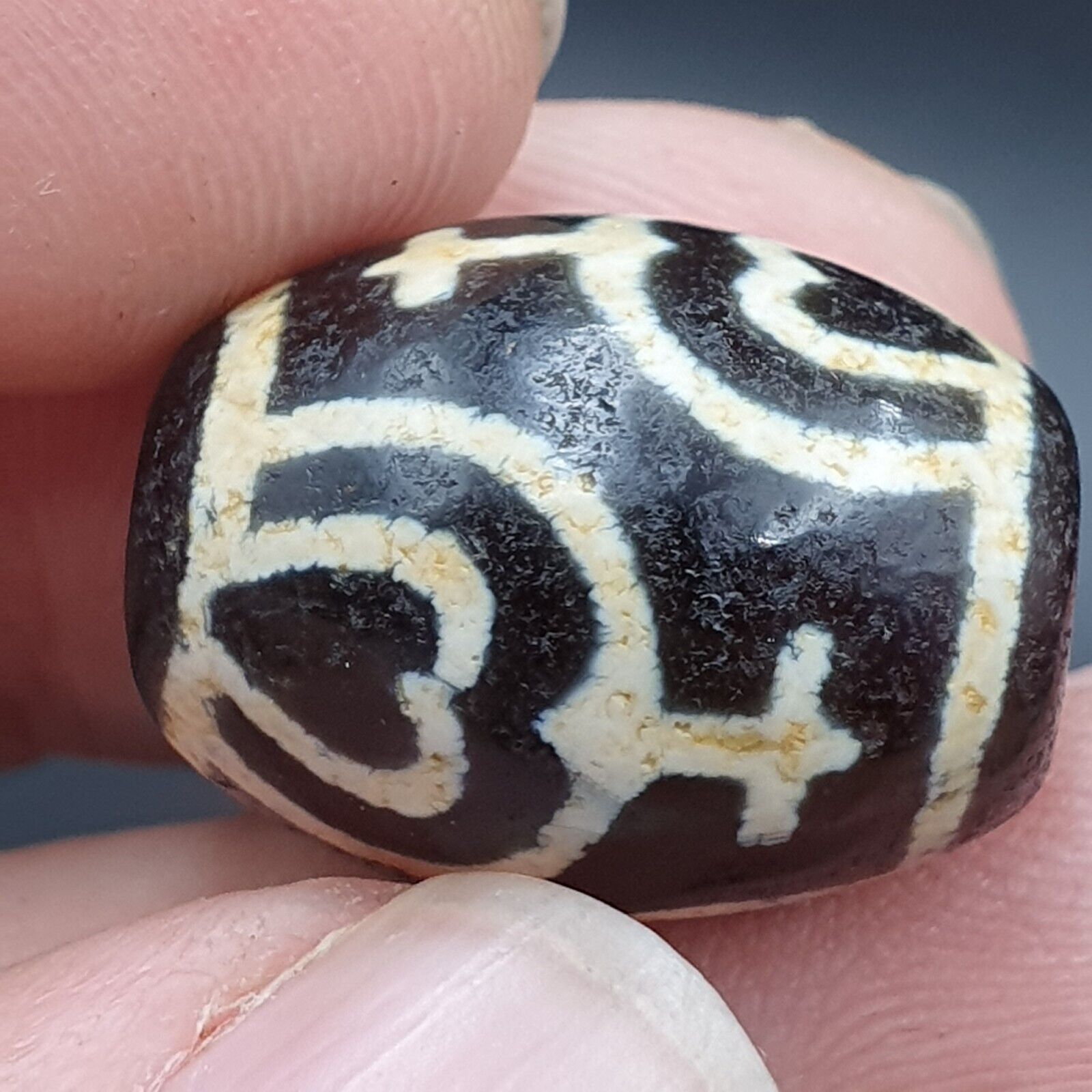 N#312 Himalayan Indo Tibetan rare Patterns Dzi Amulet Bead Lot 3 Beads