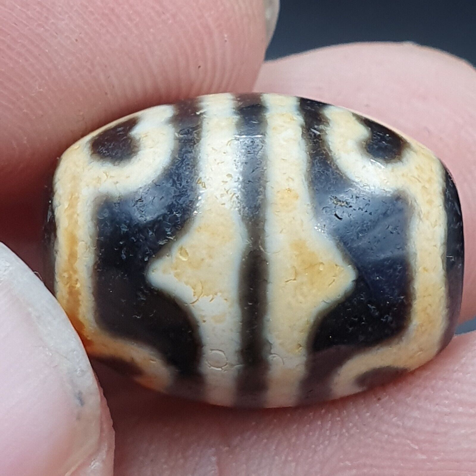 N#312 Himalayan Indo Tibetan rare Patterns Dzi Amulet Bead Lot 3 Beads