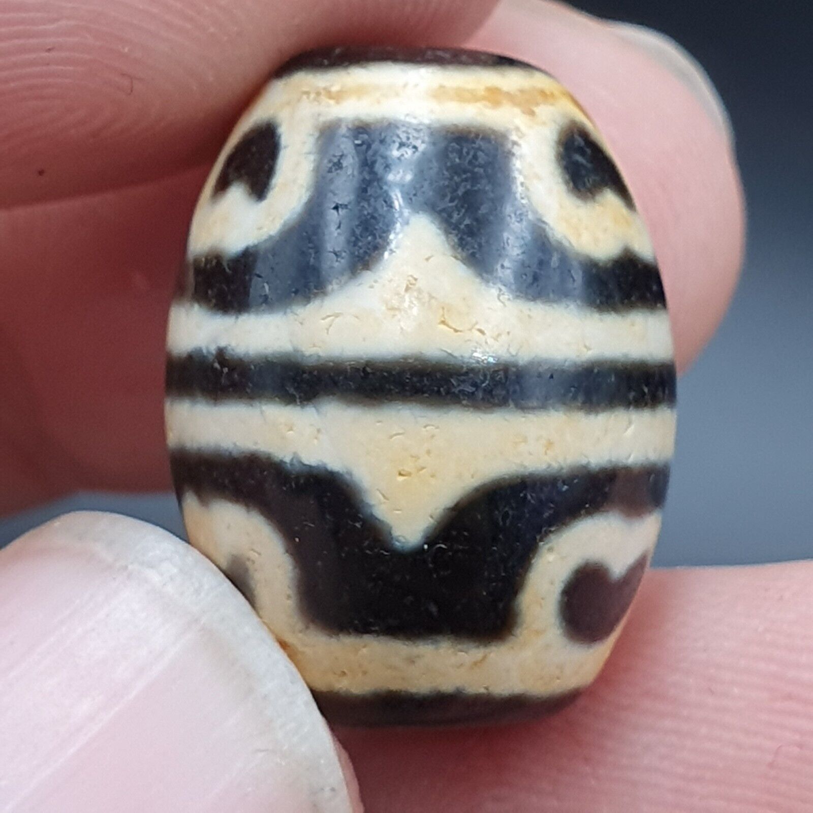 N#312 Himalayan Indo Tibetan rare Patterns Dzi Amulet Bead Lot 3 Beads