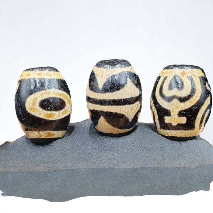 N#311 Himalayan Indo Tibetan Rare Patterns Dzi Amulet Bead Lot 3 Beads