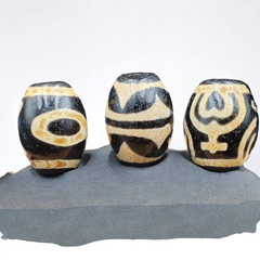 N#311 Himalayan Indo Tibetan rare Patterns Dzi Amulet Bead Lot 3 Beads