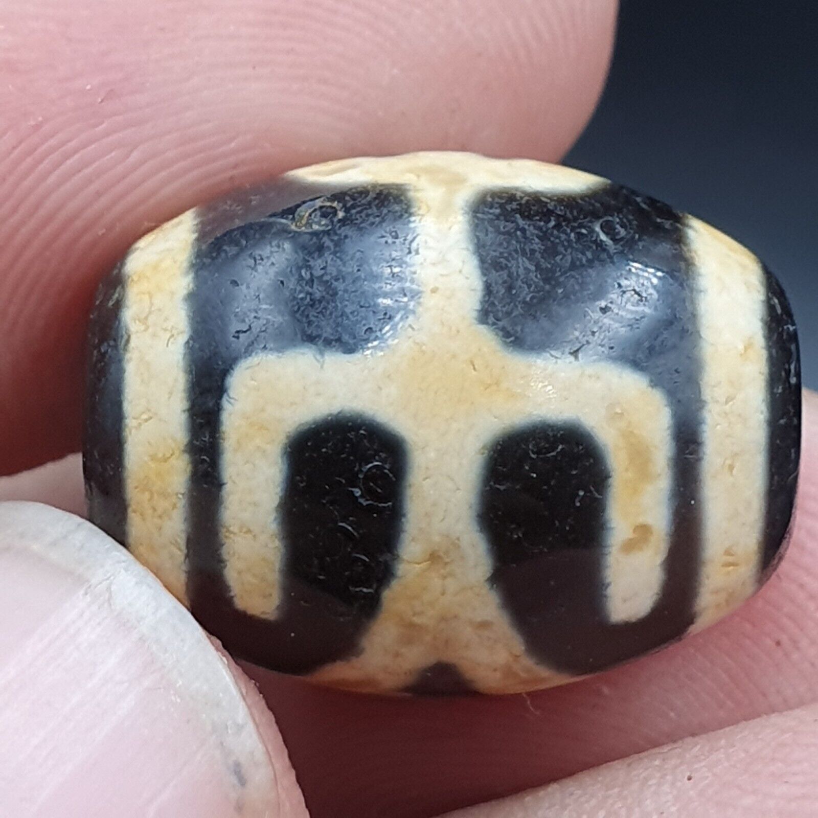 N#312 Himalayan Indo Tibetan rare Patterns Dzi Amulet Bead Lot 3 Beads