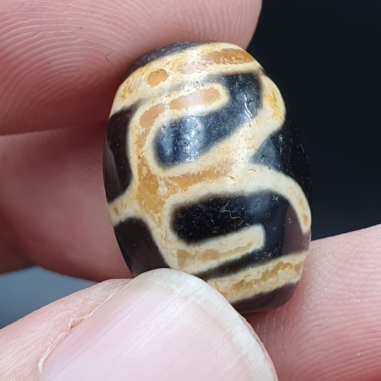 N#311 Himalayan Indo Tibetan rare Patterns Dzi Amulet Bead Lot 3 Beads