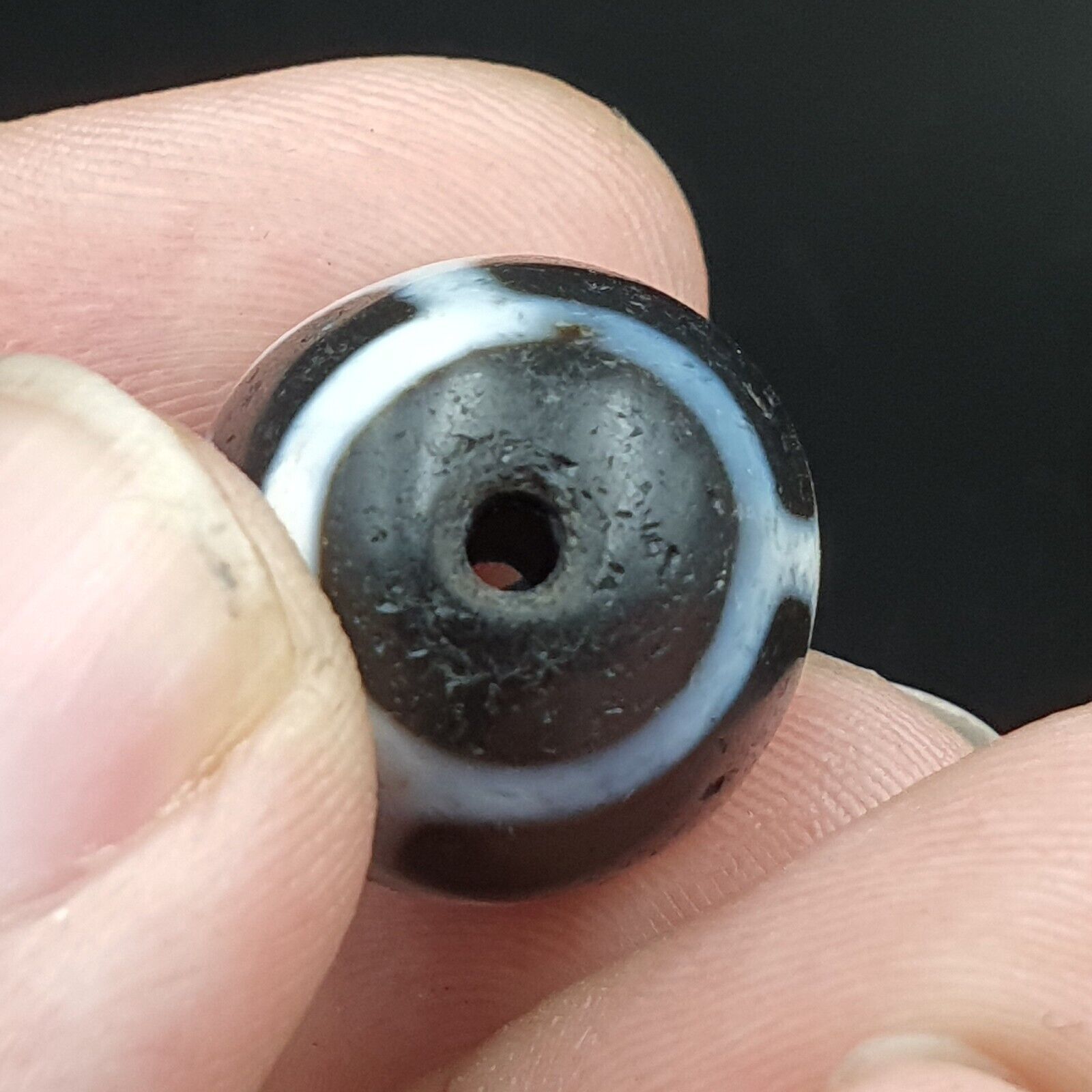 N#403 Himalayan Indo Tibetan rare Patterns Dzi Amulet Bead Lot 2 Beads 21x17mm