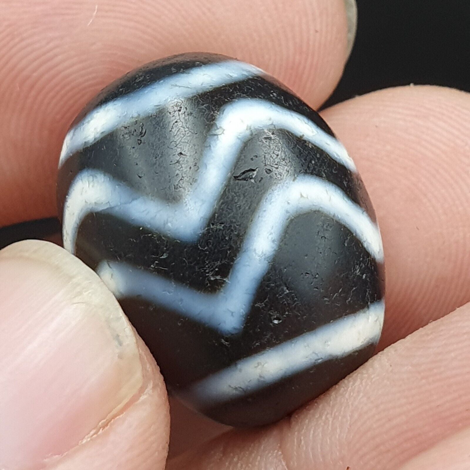 N#403 Himalayan Indo Tibetan rare Patterns Dzi Amulet Bead Lot 2 Beads 21x17mm