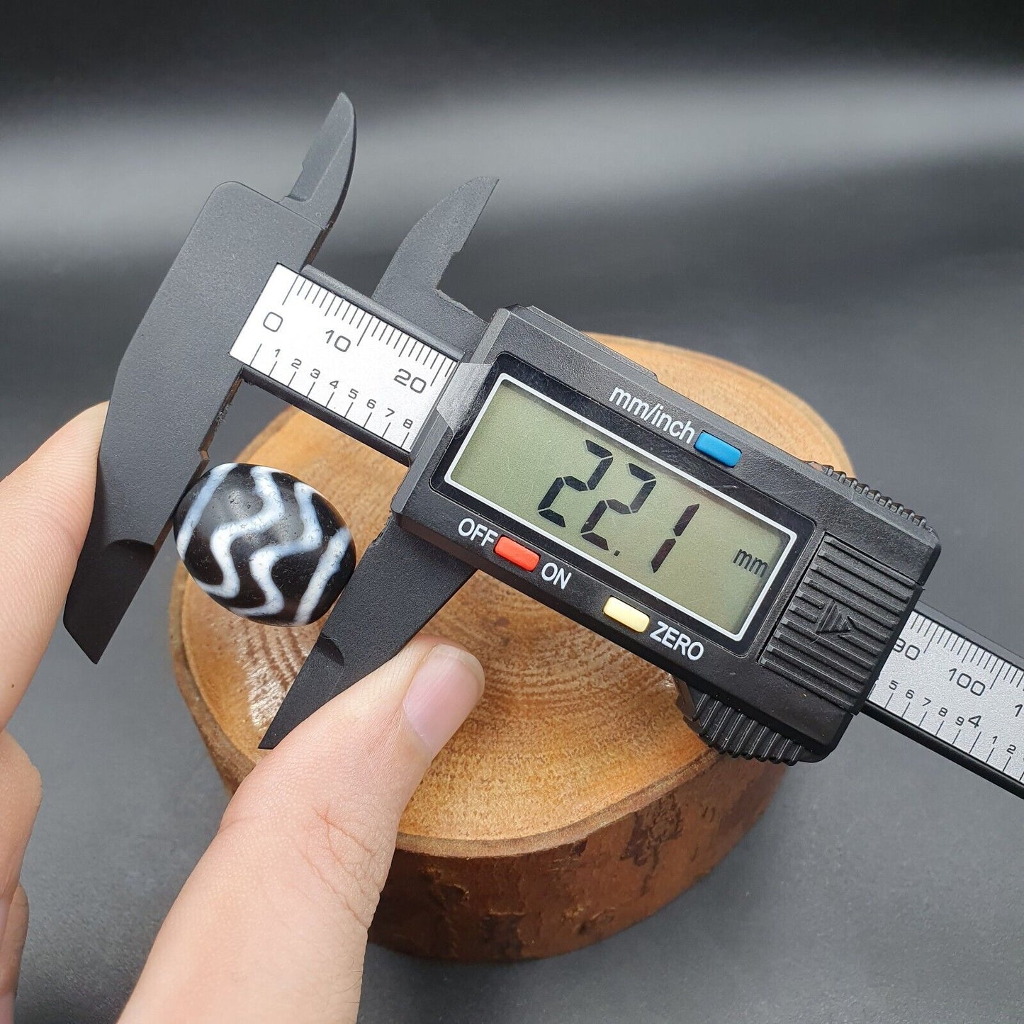 N#403 Himalaya Indo Tibetische seltene Muster Dzi Amulett Perlen Lot 2 Perlen 21x17mm
