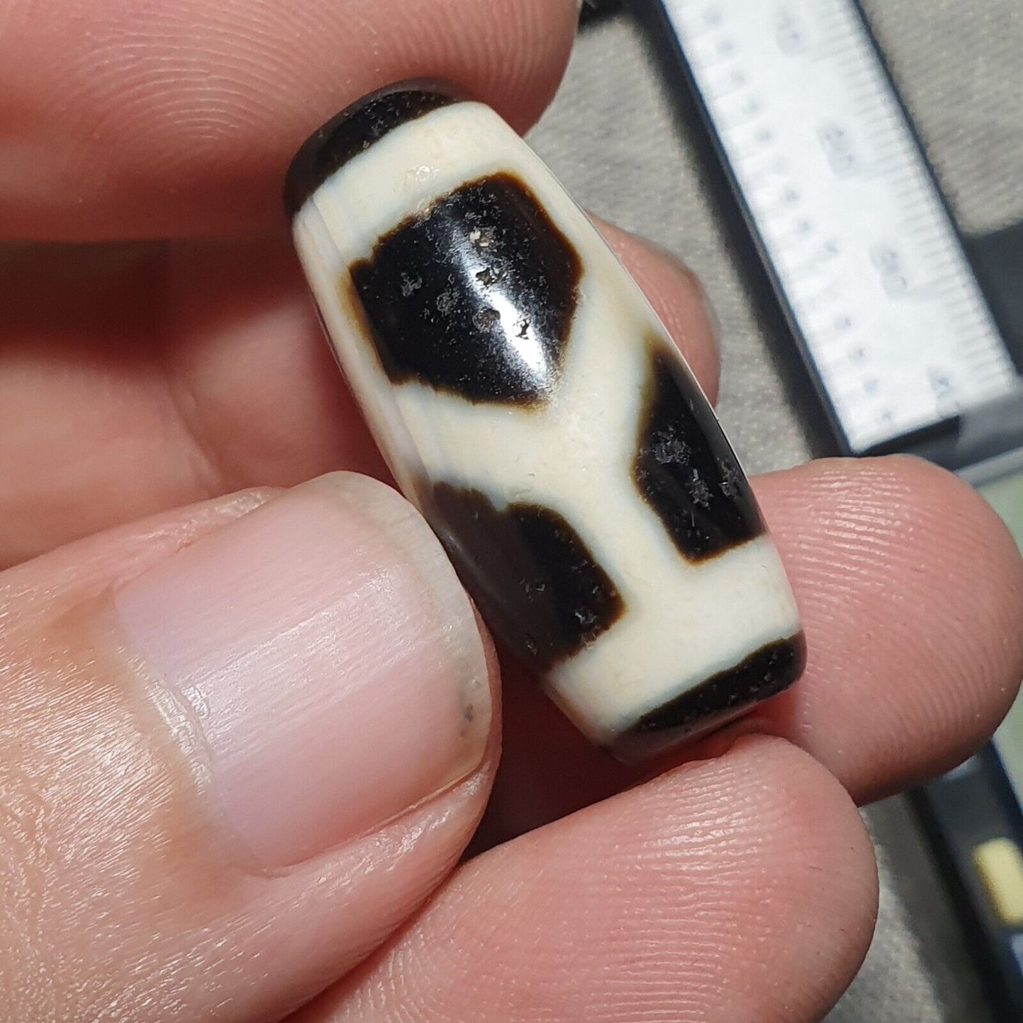 N#41 Himalaya-Indo-Tibetische Windows-Muster Dzi-Amulett-Perle