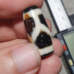 N#41 Himalayan Indo Tibetan Windows Patterns Dzi Amulet Bead
