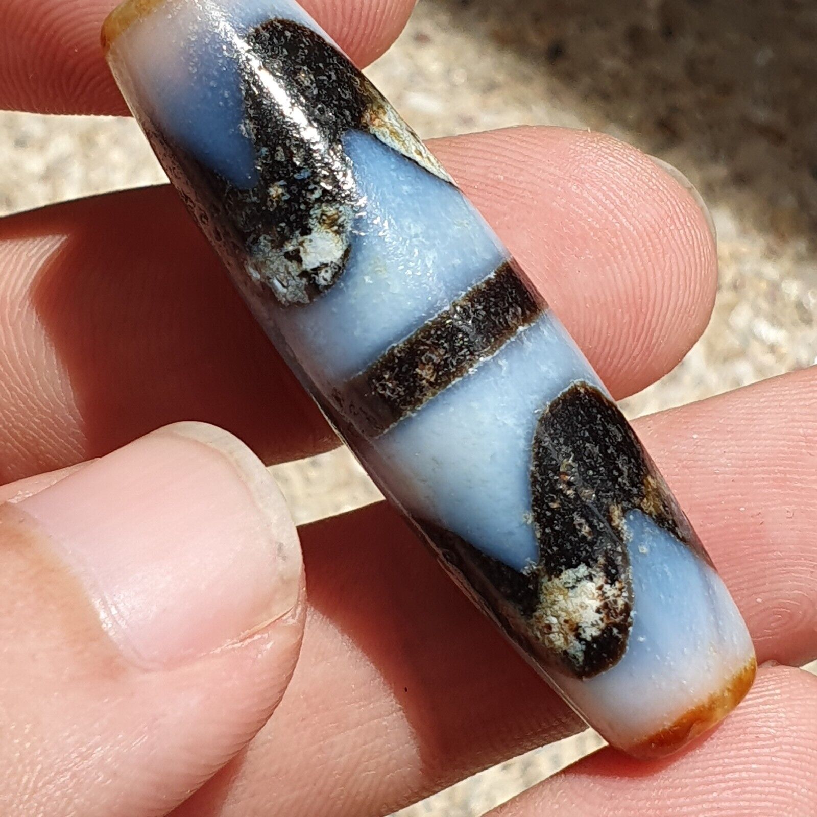BD 13 HIMALAYAN Indo Tibetan Rusted Double Side Zigzag pattern Agate bead