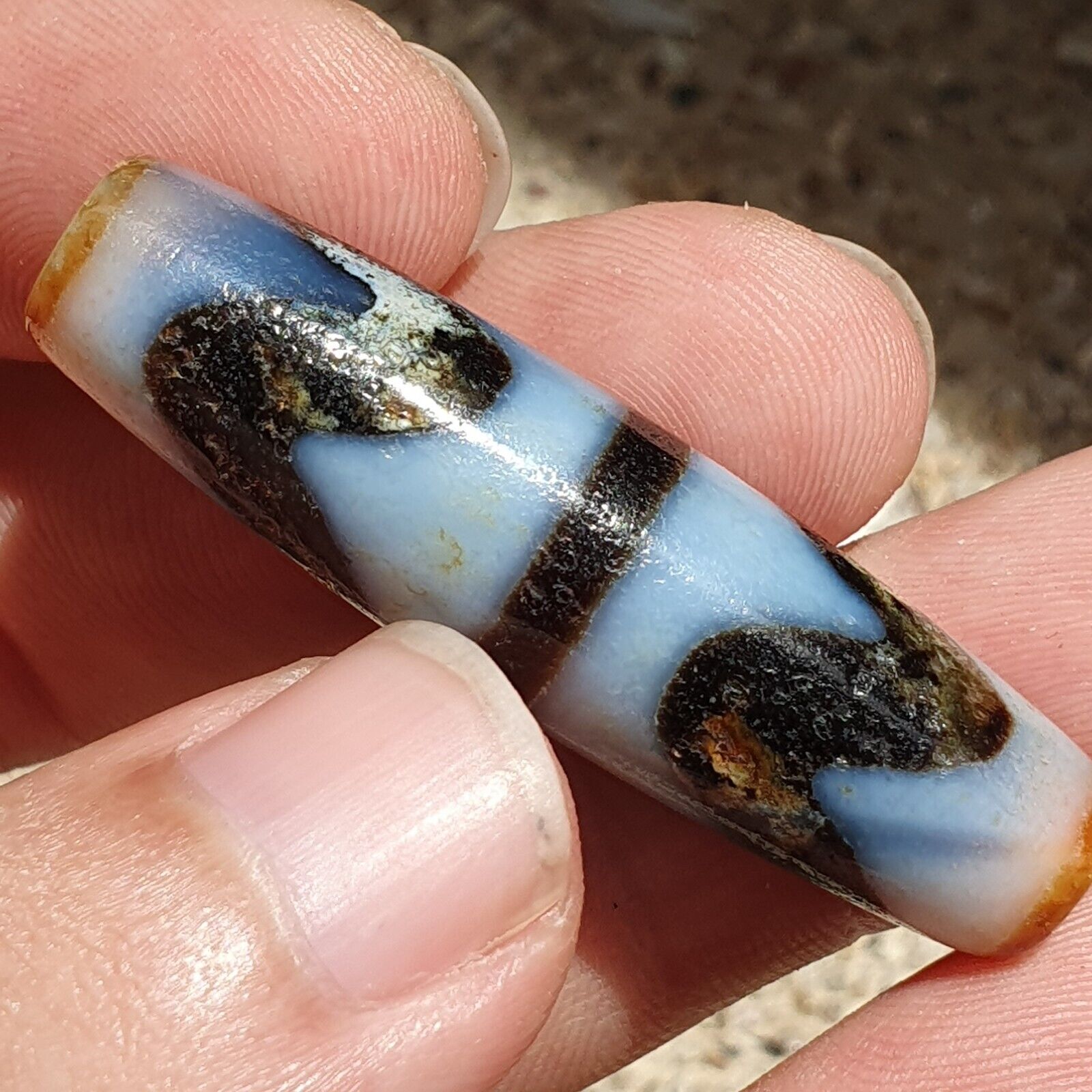 BD 13 HIMALAYAN Indo Tibetan Rusted Double Side Zigzag pattern Agate bead