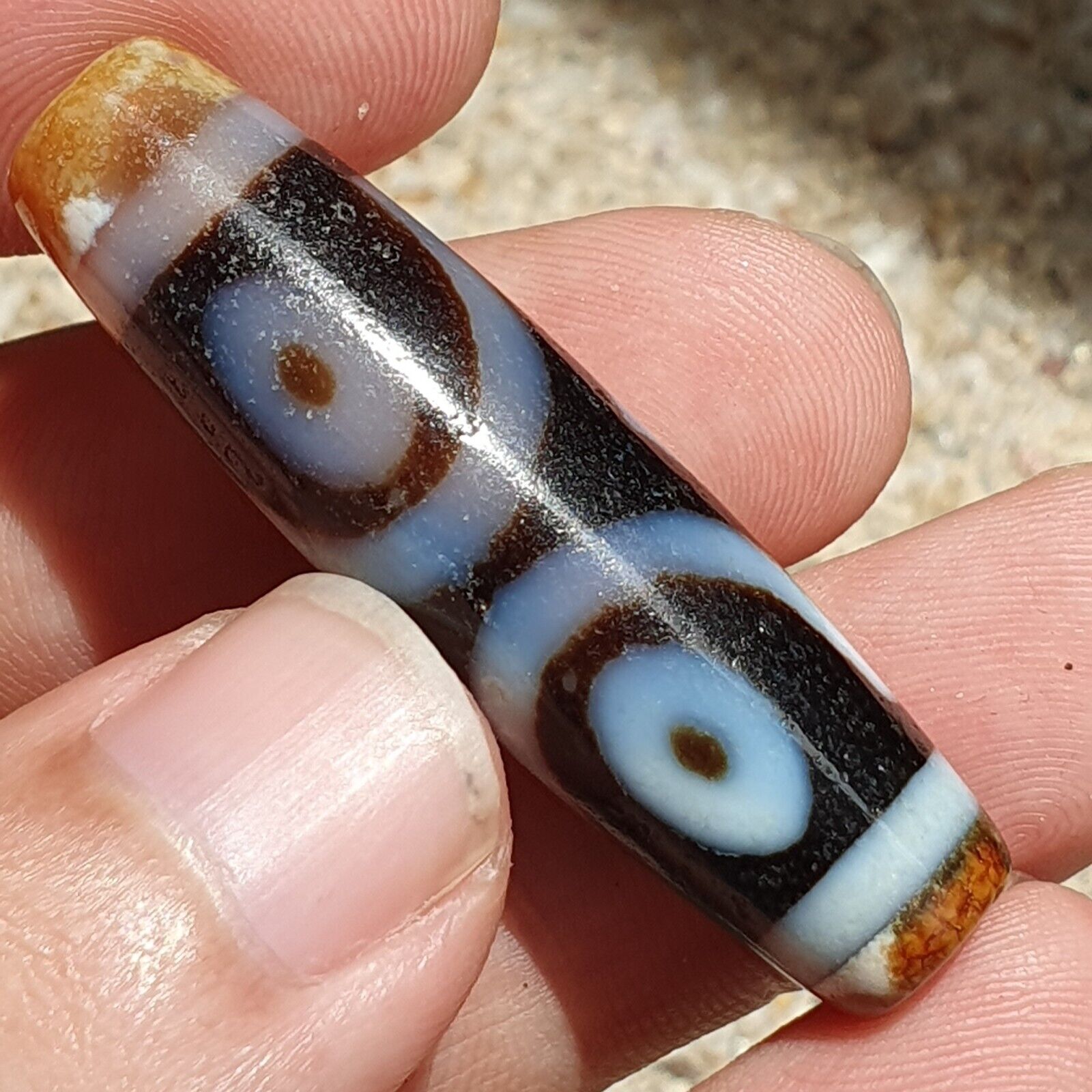 BD 11 HIMALAYAN Indo Tibetan Central Asian Rusted 3 eye Agate bead