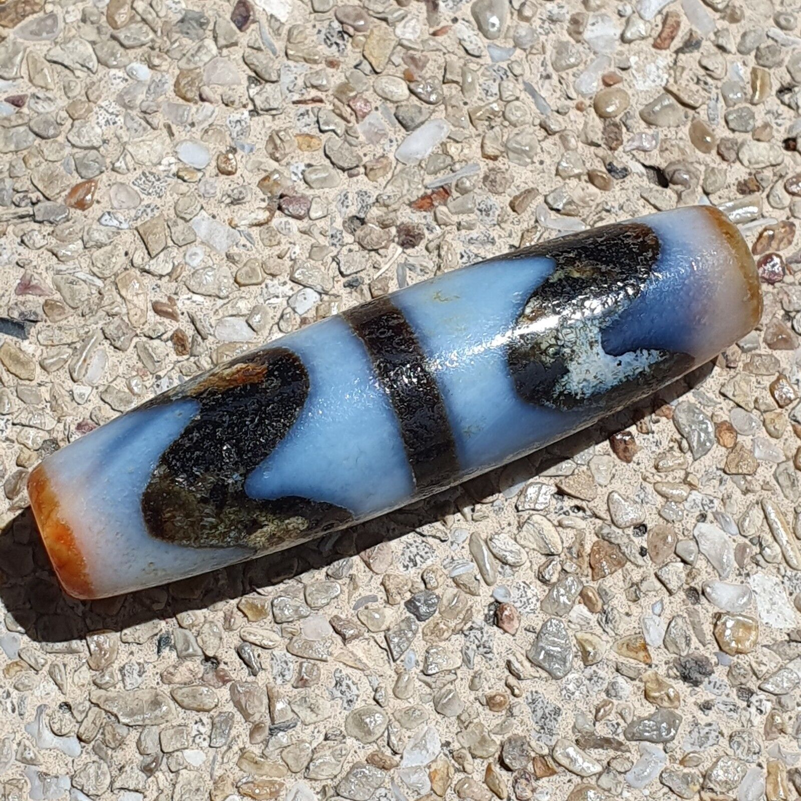 BD 13 HIMALAYAN Indo Tibetan Rusted Double Side Zigzag pattern Agate bead