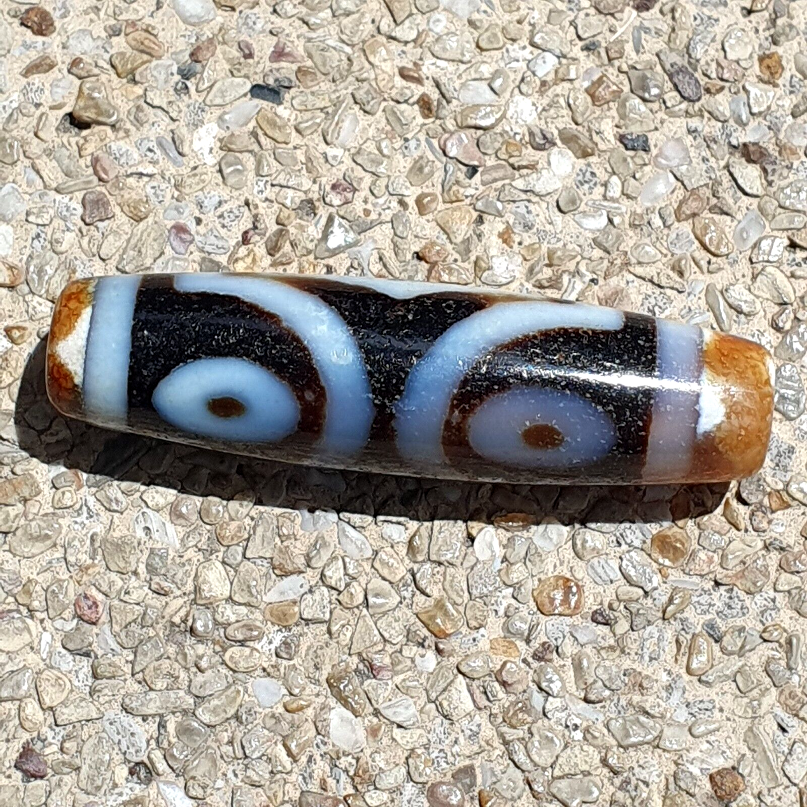 BD 11 HIMALAYAN Indo Tibetan Central Asian Rusted 3 eye Agate bead