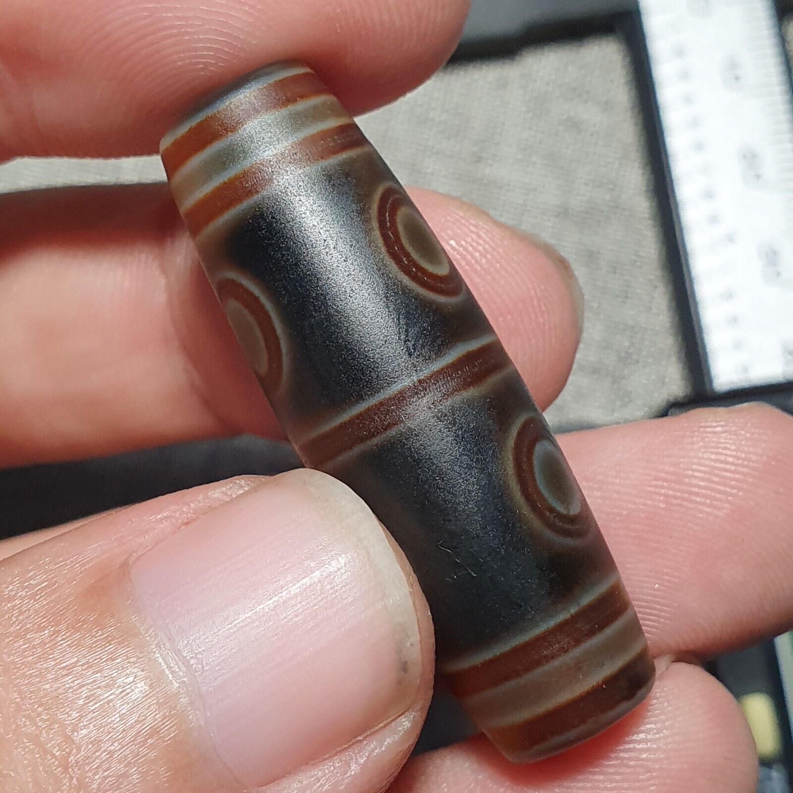 N#45 Himalayan Indo Tibetan Decorated Agate Eyes Patterns Dzi Amulet Bead