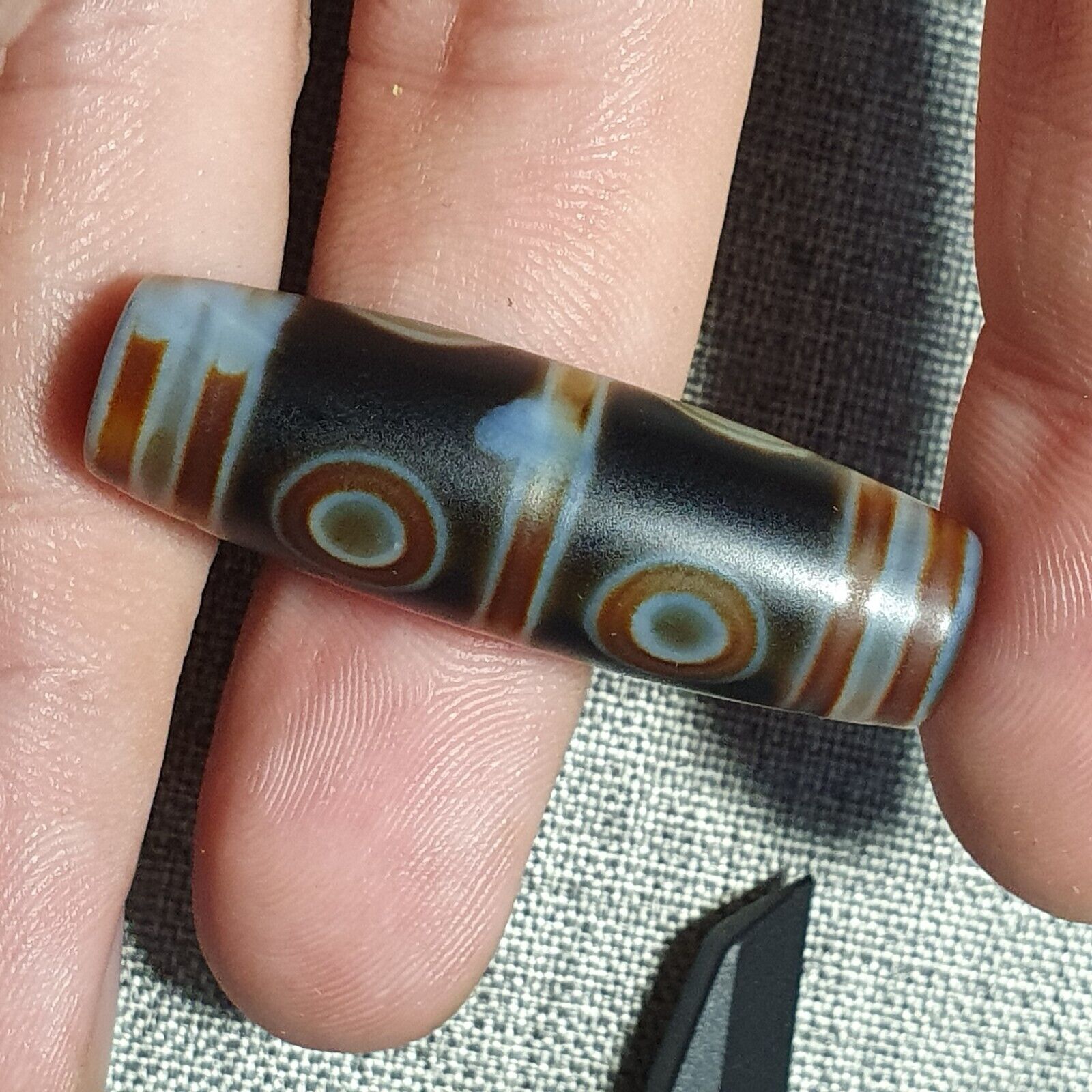 N#43 Himalayan Indo Tibetan Decorated Agate Eyes Patterns Dzi Amulet Bead