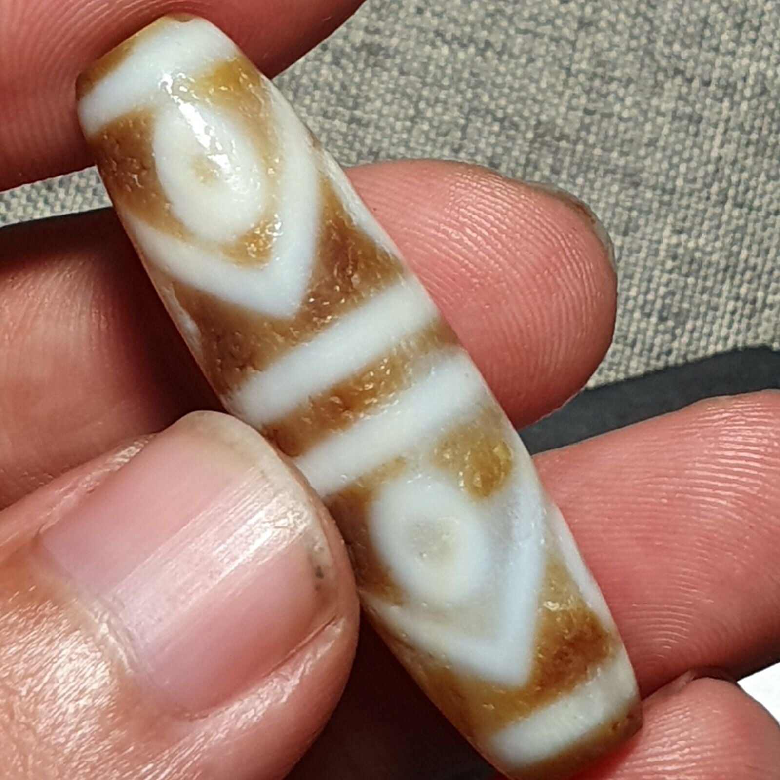 Himalayan Tibetan Agate Dzi ZIG ZAG pattern 8 Eyes Spiritual Amulet Mala Bead