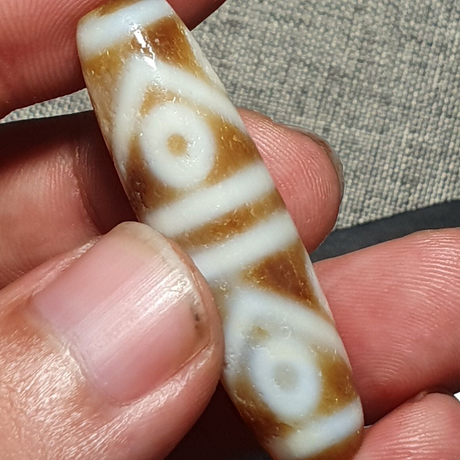 Himalayan Tibetan Agate Dzi ZIG ZAG pattern 8 Eyes Spiritual Amulet Mala Bead
