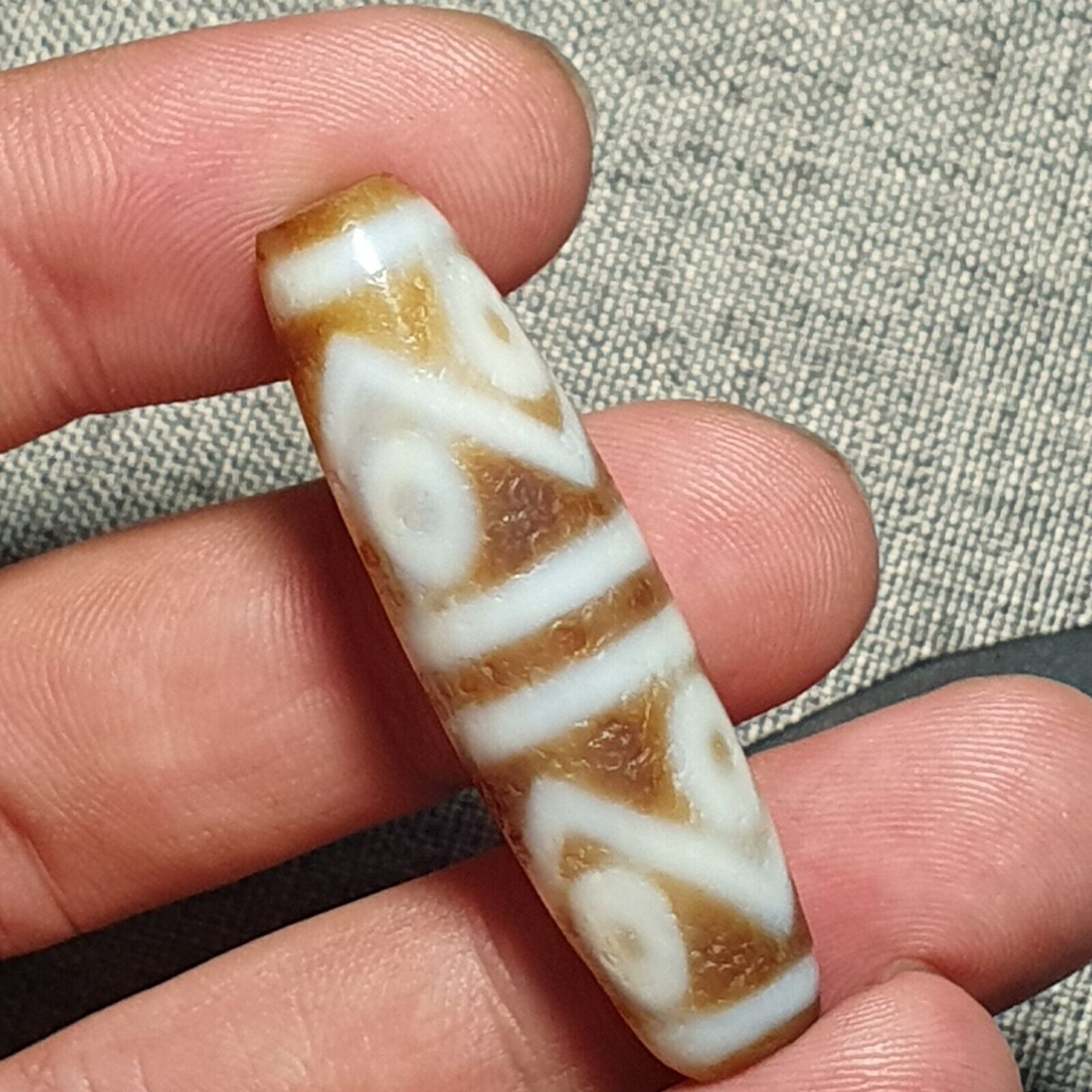 Himalayan Tibetan Agate Dzi ZIG ZAG pattern 8 Eyes Spiritual Amulet Mala Bead