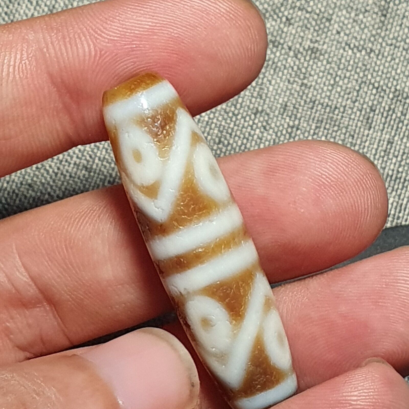 Himalayan Tibetan Agate Dzi ZIG ZAG pattern 8 Eyes Spiritual Amulet Mala Bead