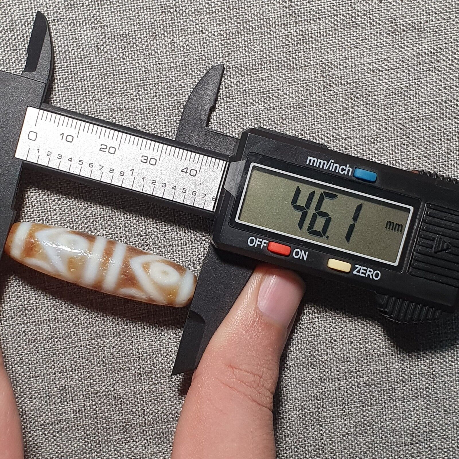 Himalayan Tibetan Agate Dzi ZIG ZAG pattern 8 Eyes Spiritual Amulet Mala Bead