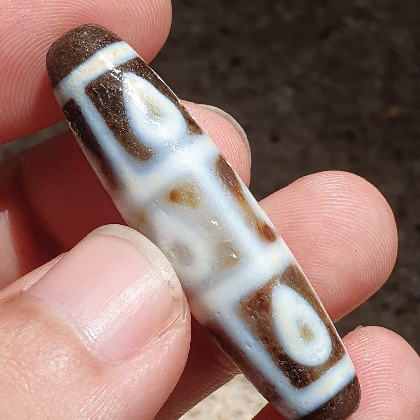 Himalaya-tibetischer Achat-Dzi mit fallendem 9-Augen-Muster, spirituelle Amulett-Mala-Perle