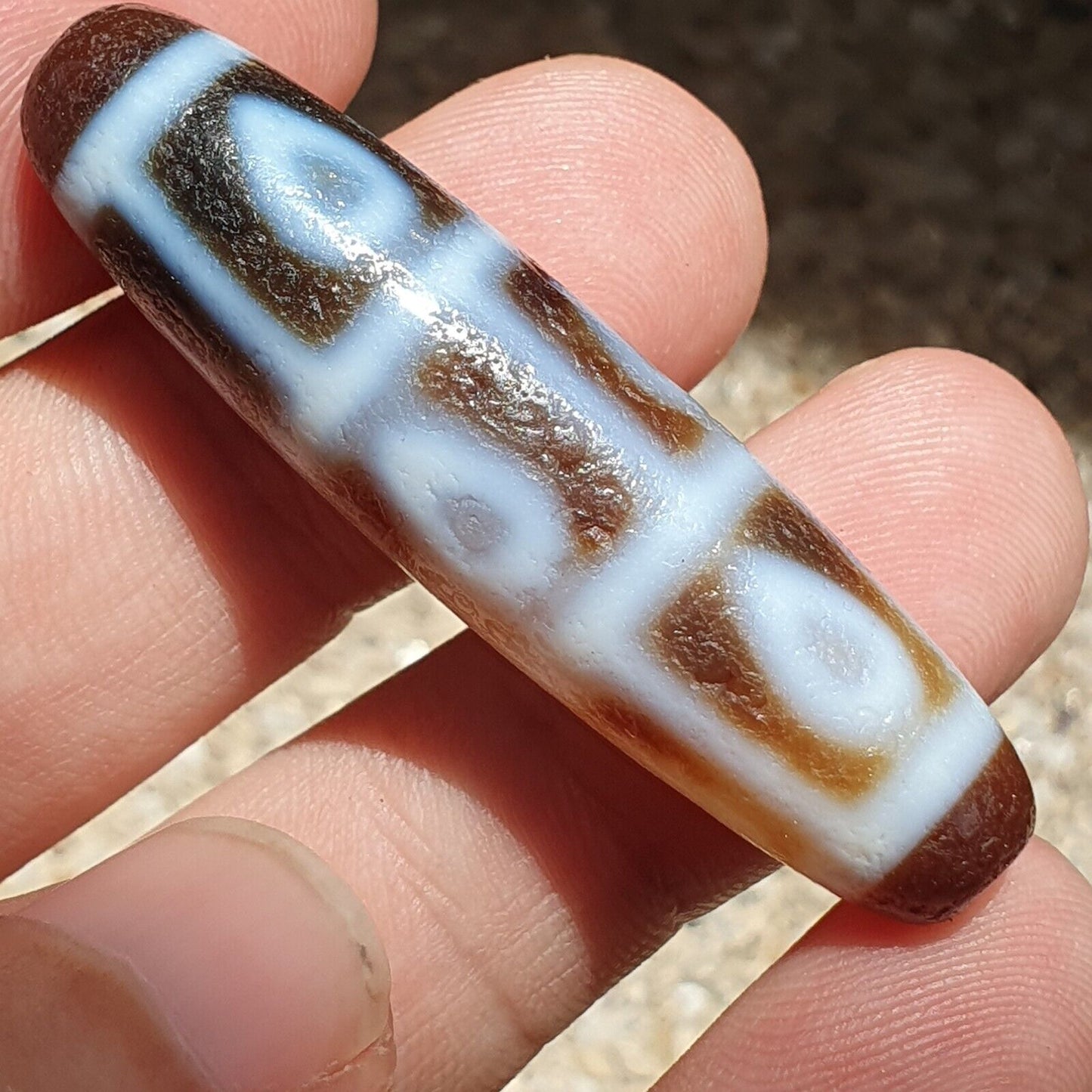 Himalaya-tibetischer Achat-Dzi mit fallendem 9-Augen-Muster, spirituelle Amulett-Mala-Perle