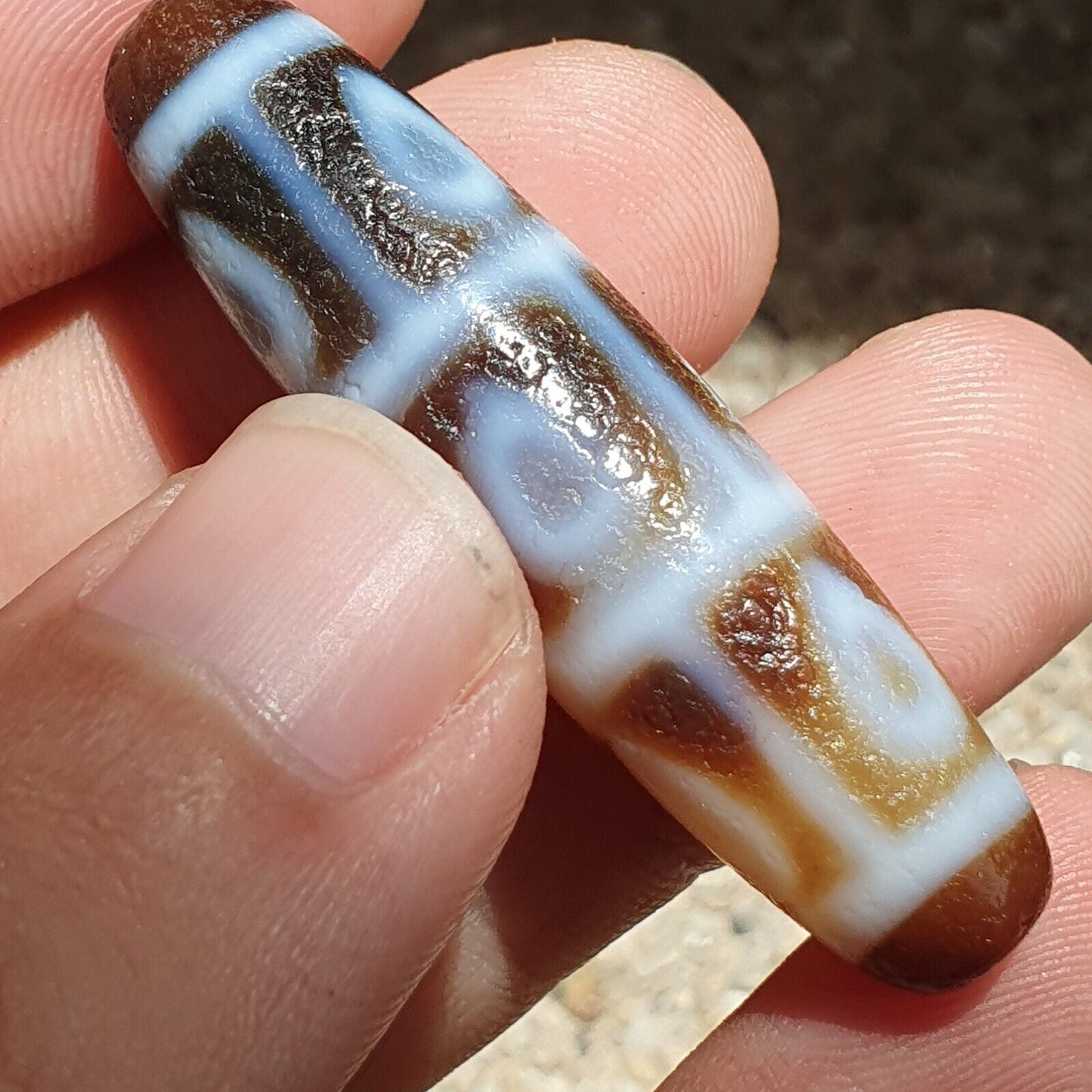 Himalaya-tibetischer Achat-Dzi mit fallendem 9-Augen-Muster, spirituelle Amulett-Mala-Perle