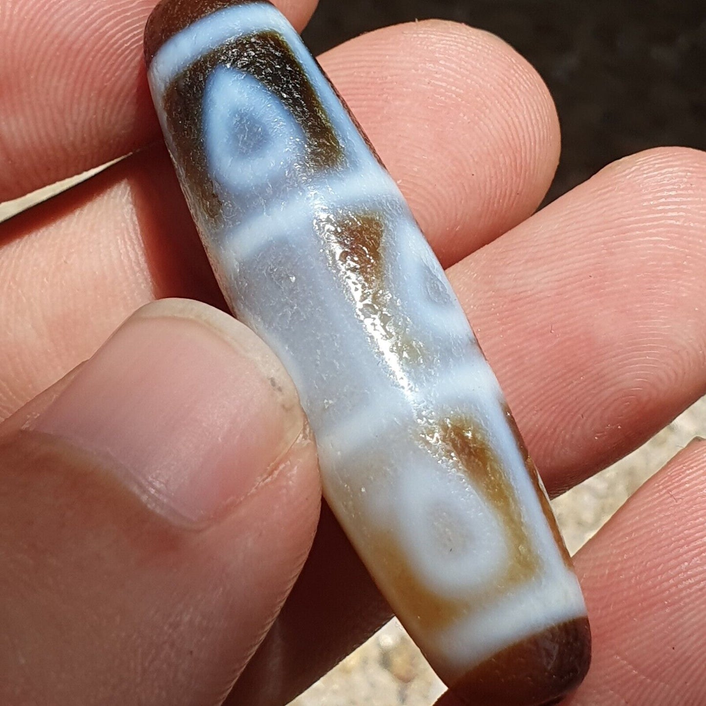 Himalaya-tibetischer Achat-Dzi mit fallendem 9-Augen-Muster, spirituelle Amulett-Mala-Perle