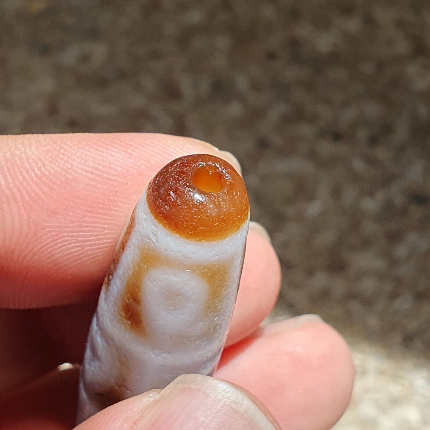 Himalaya-tibetischer Achat-Dzi mit fallendem 9-Augen-Muster, spirituelle Amulett-Mala-Perle