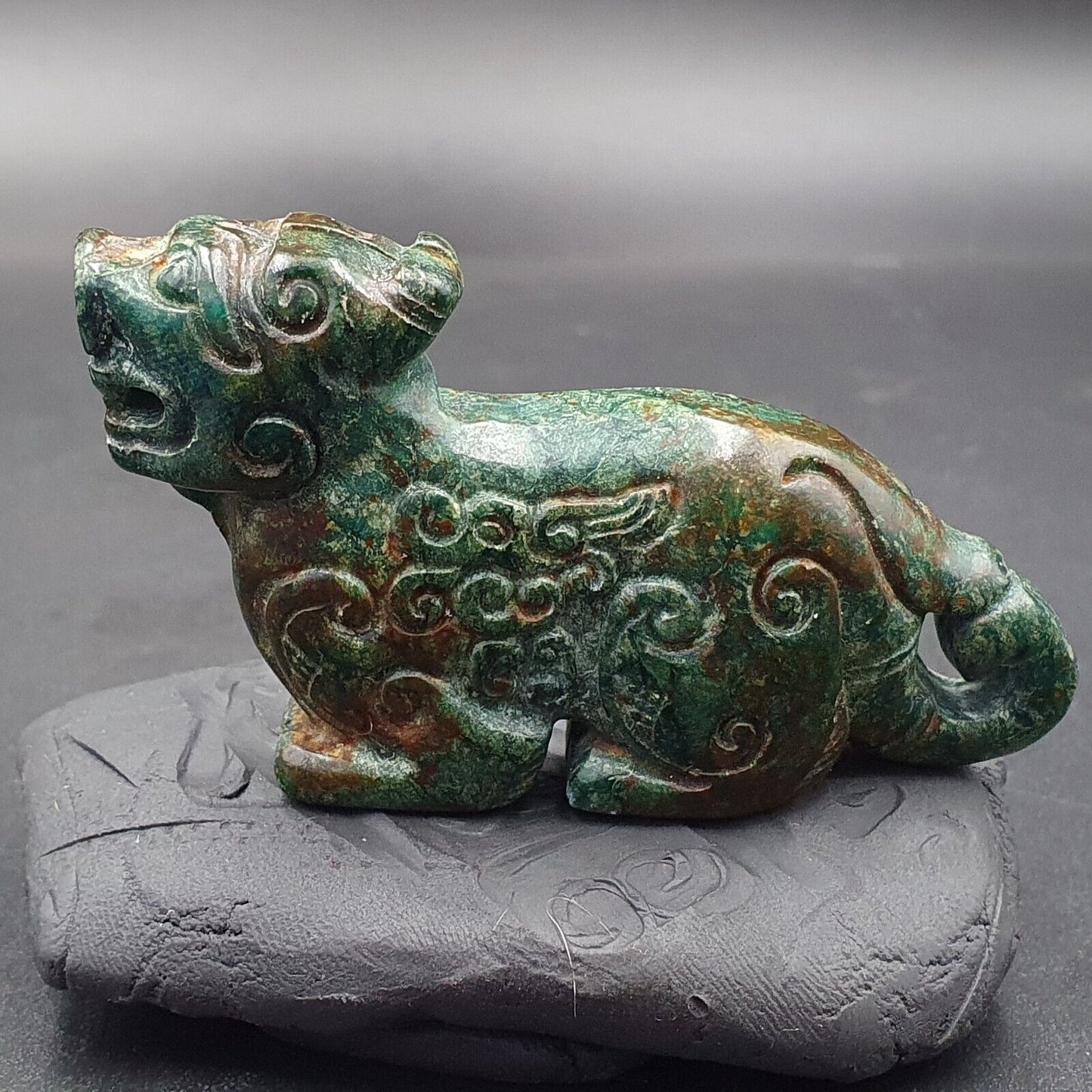古董石 Chrysocola 西藏神秘動物雕刻石吊墜護身符 CR 11