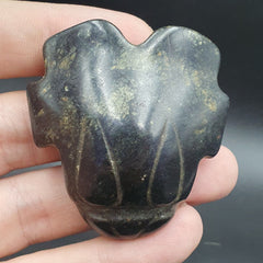 Antique Black Magnetic Stone Mystery creature Pendent Jade Amulet Stone MG-17