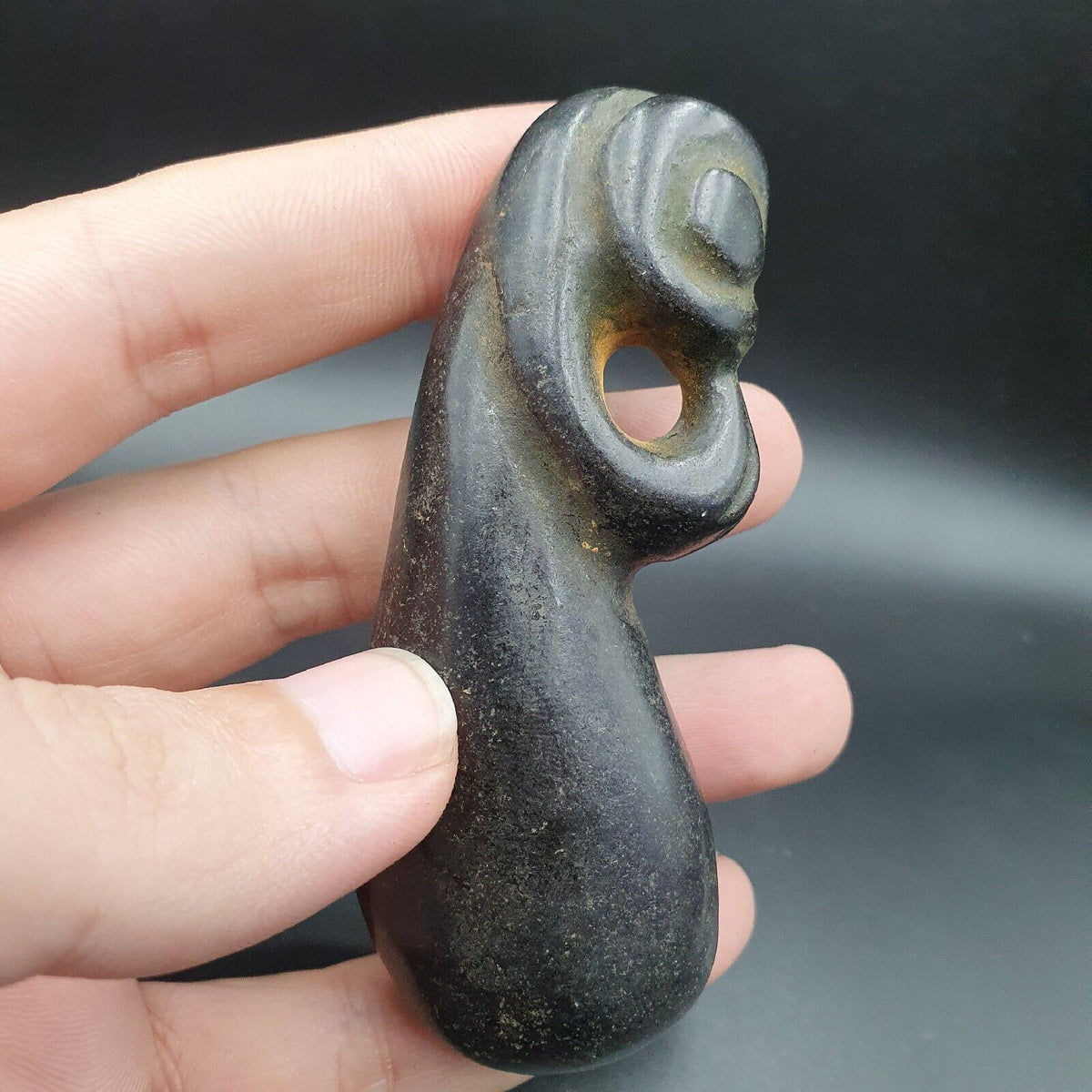 Antique Magnetic Stone mystic Animal carving stone Pendent Amulet  JD-19