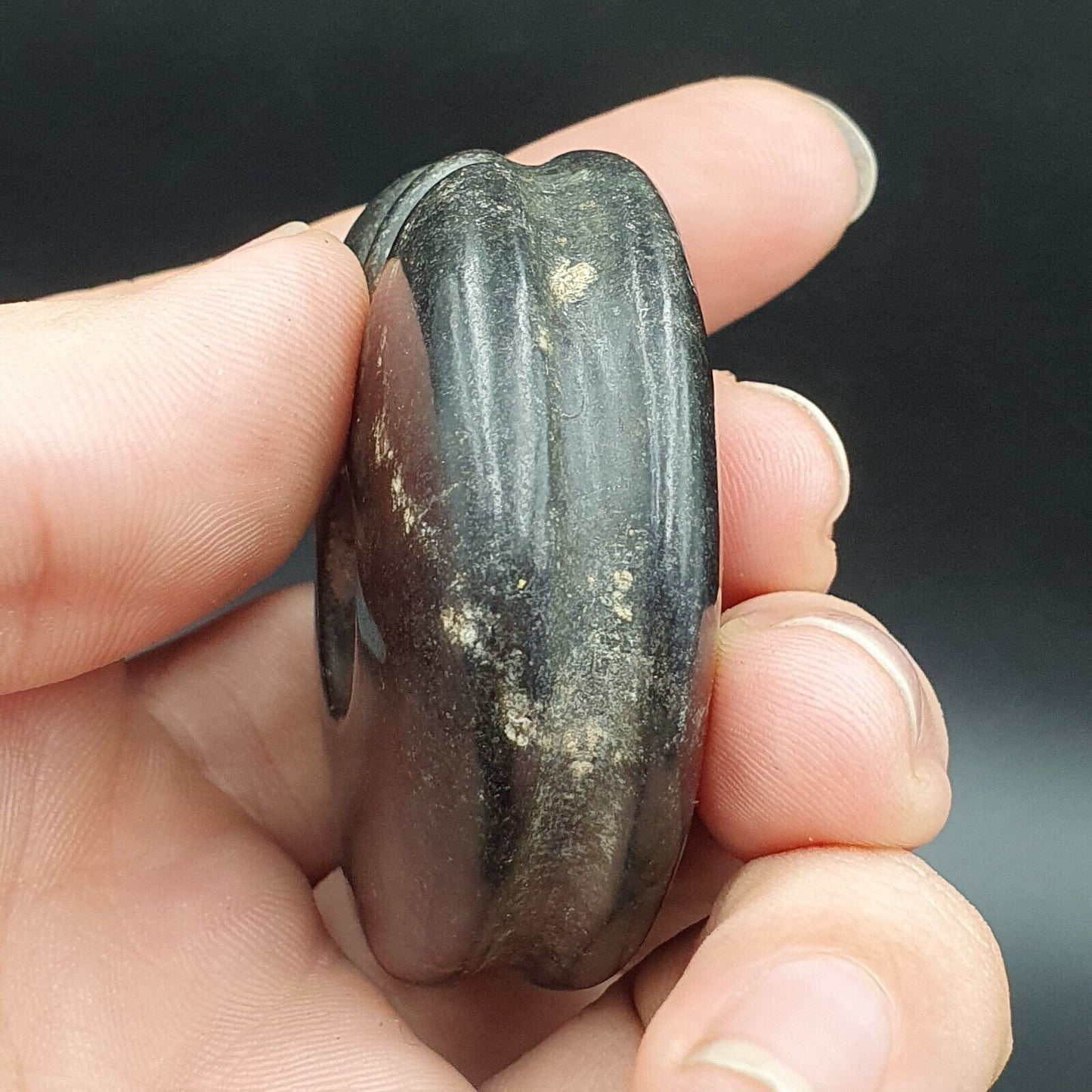 Antiker Jadestein, Schnitzstein, hängendes Amulett JD26