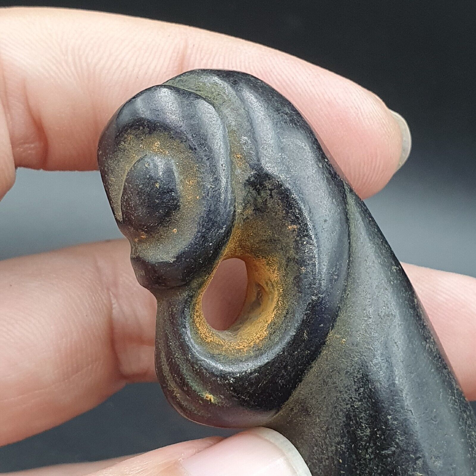 Antique Magnetic Stone mystic Animal carving stone Pendent Amulet  JD-19